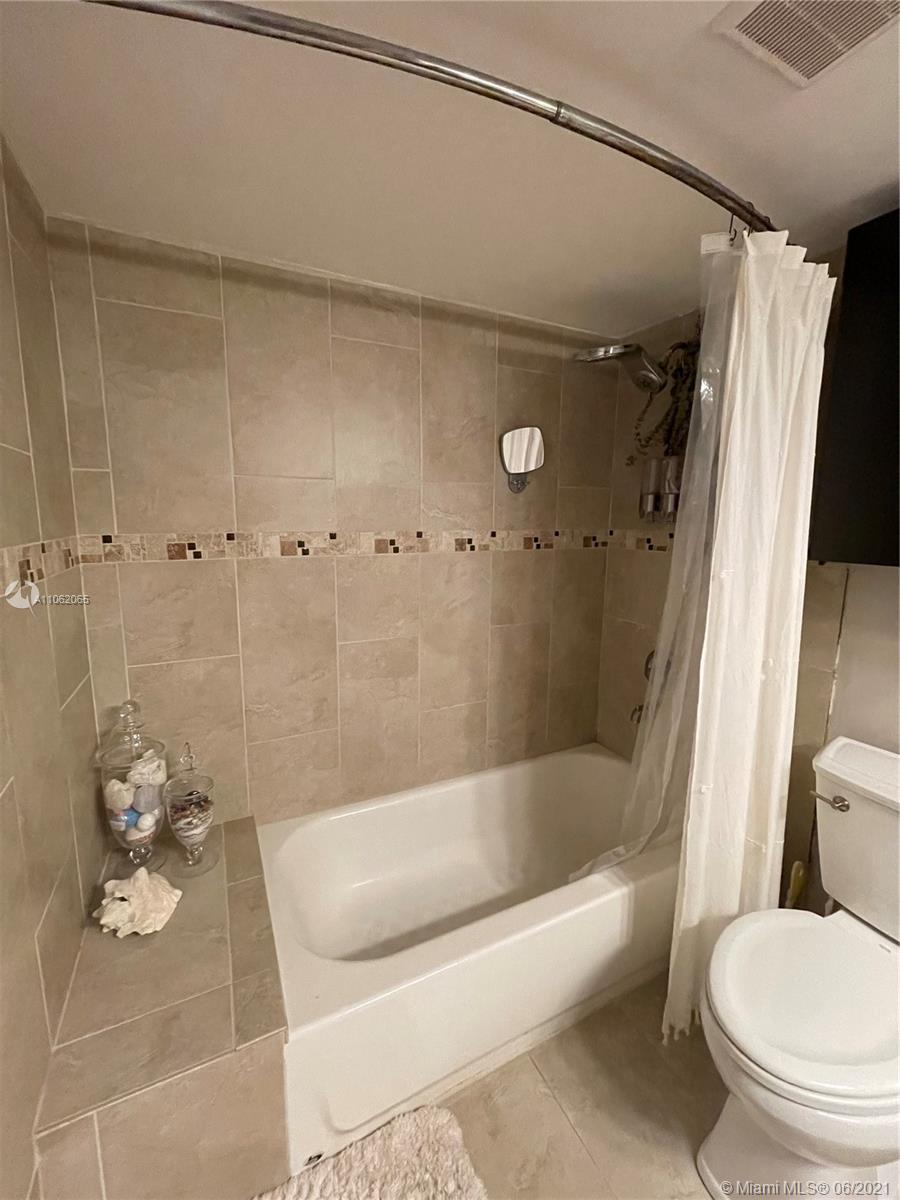 PINEBROOKE CONDO R - Residential Lease