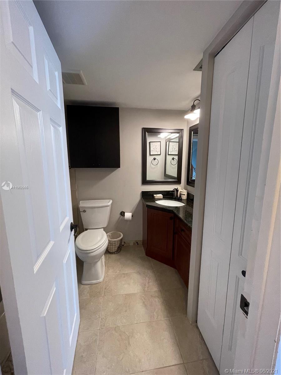 PINEBROOKE CONDO R - Residential Lease