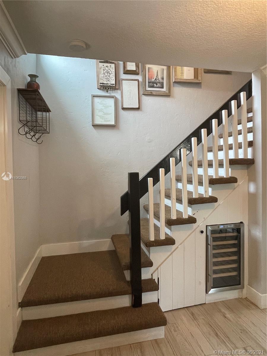 PINEBROOKE CONDO R - Residential Lease