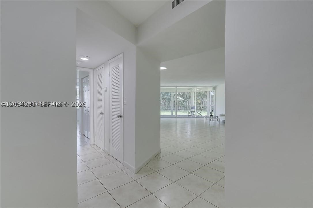 ROLLING GREEN CONDO E - Residential Lease