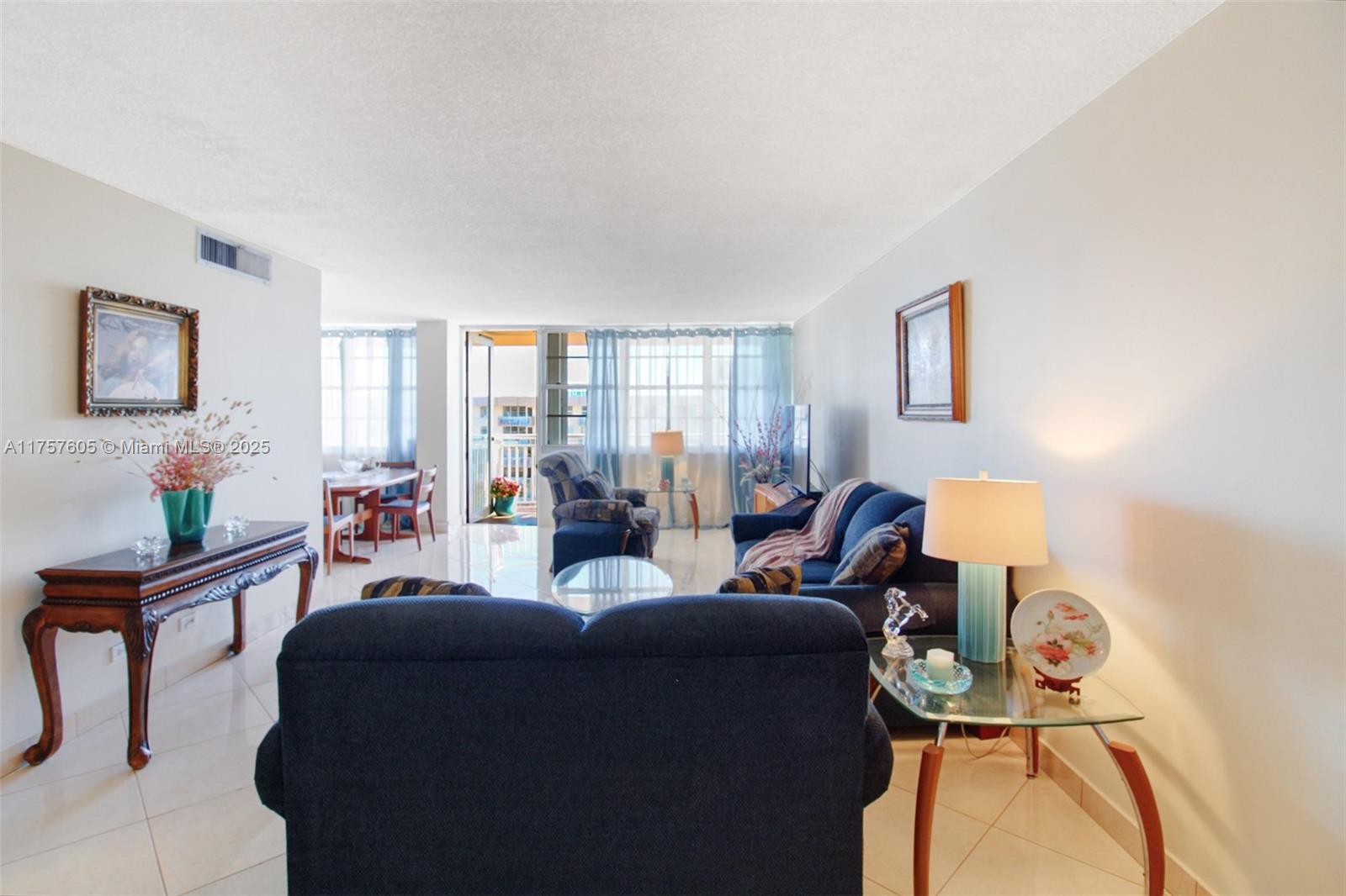 WISTON TOWERS - Residential