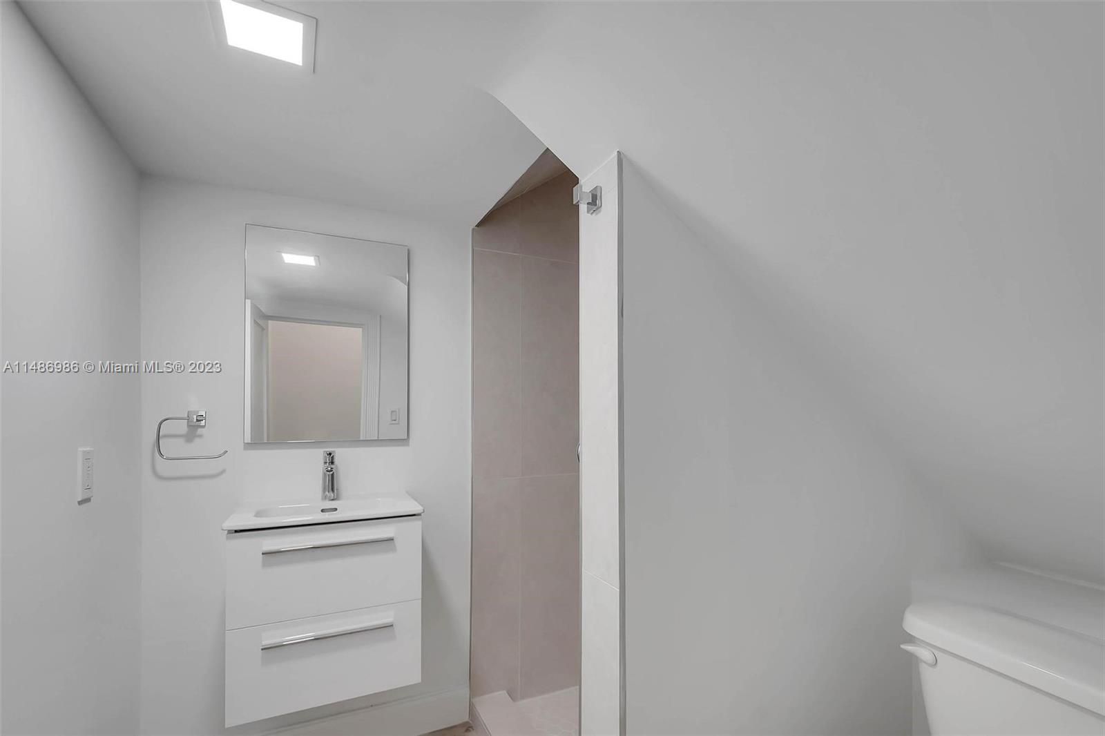 VEDADO - Residential Lease
