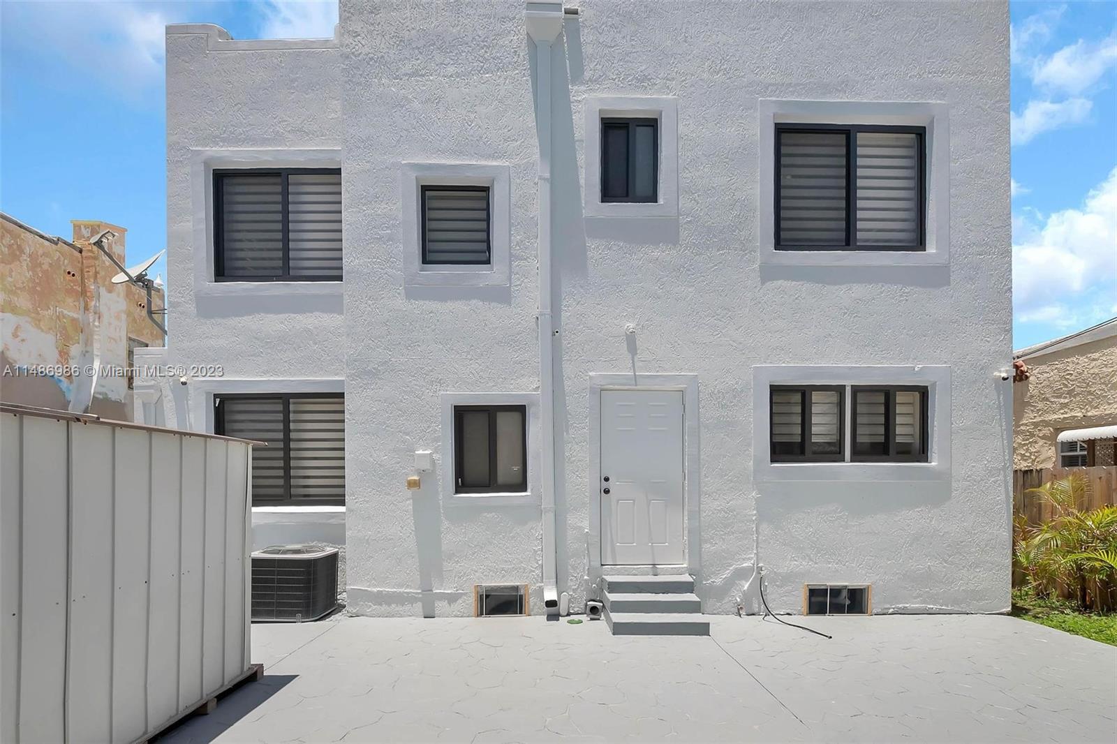 VEDADO - Residential Lease