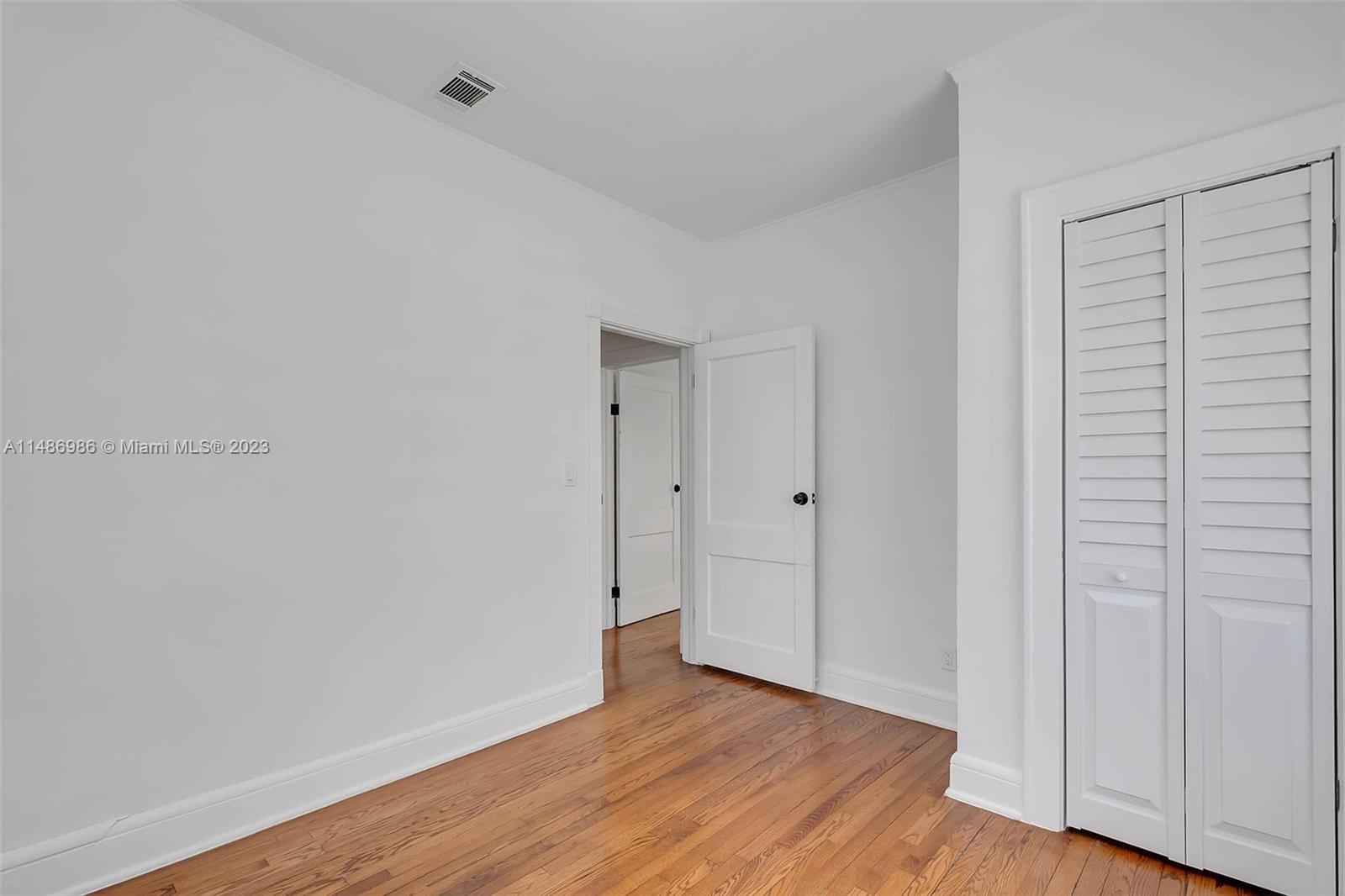 VEDADO - Residential Lease