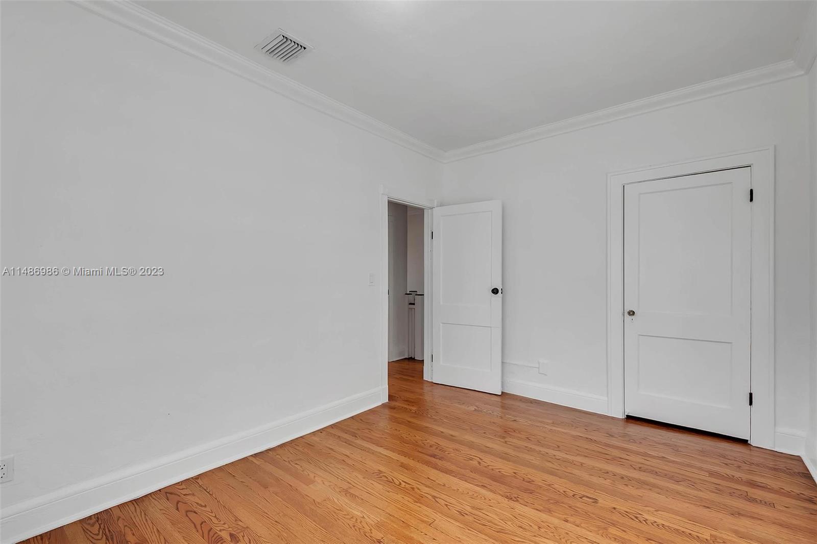 VEDADO - Residential Lease