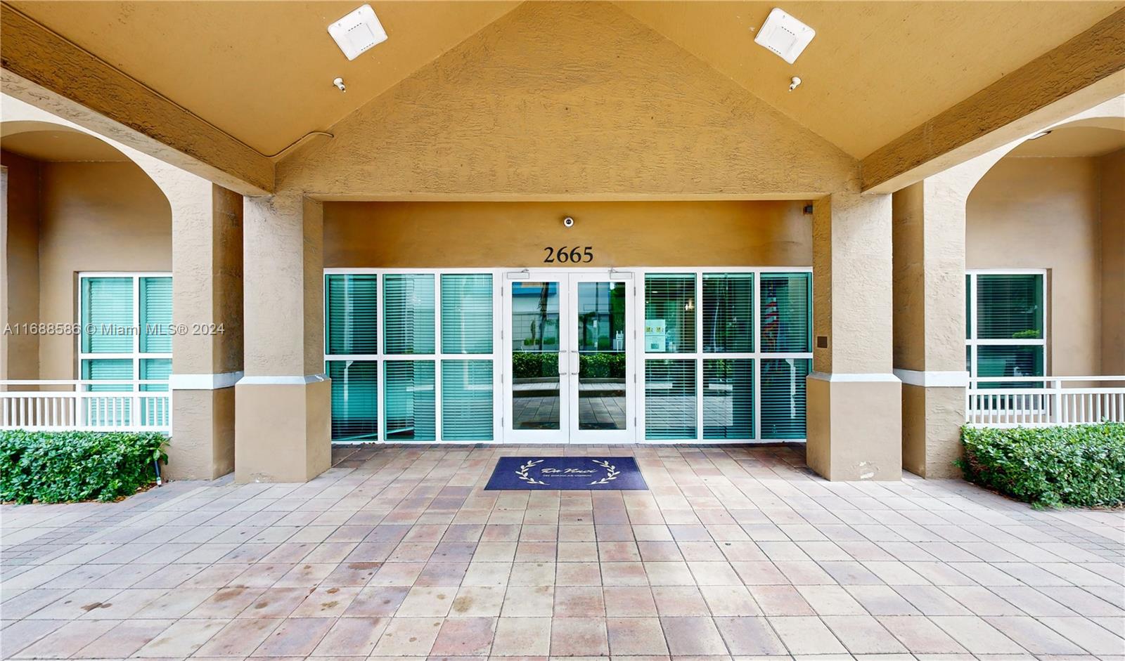 DA VINCI ON DOUGLAS CONDO - Residential