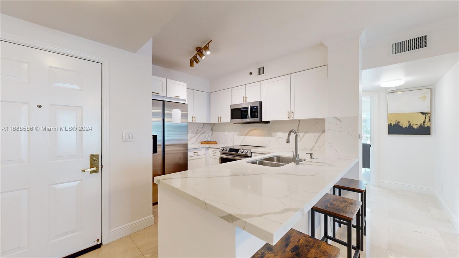 DA VINCI ON DOUGLAS CONDO - Residential