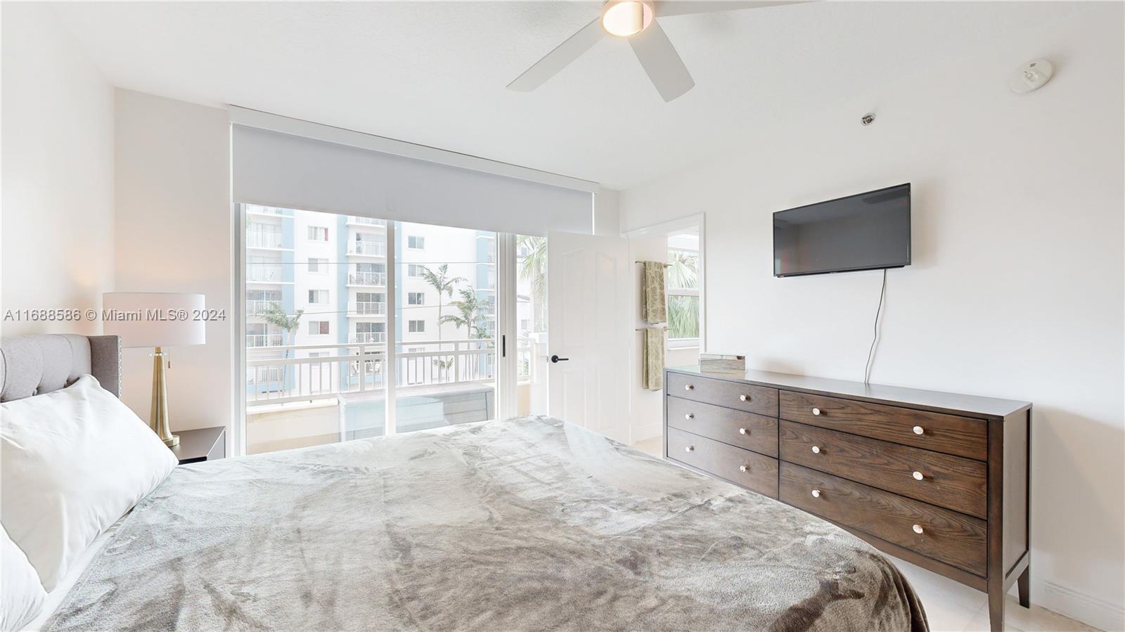 DA VINCI ON DOUGLAS CONDO - Residential