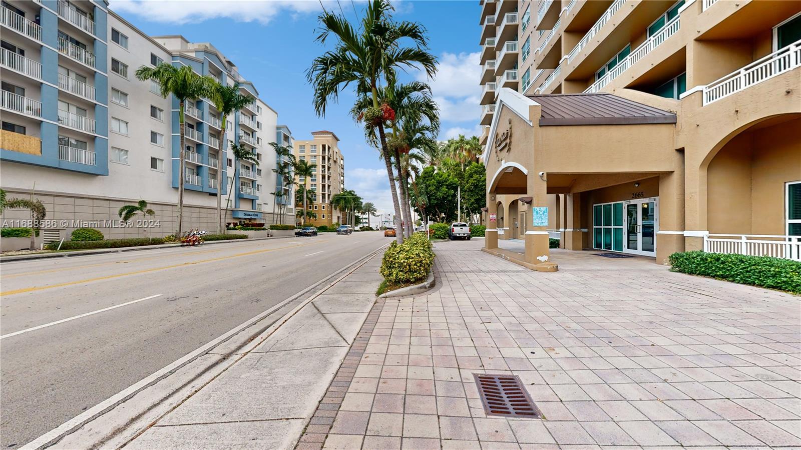 DA VINCI ON DOUGLAS CONDO - Residential