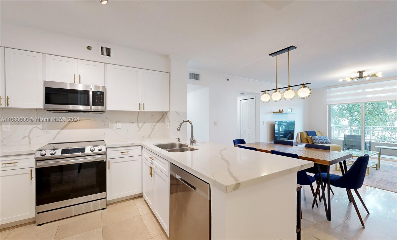 DA VINCI ON DOUGLAS CONDO - Residential