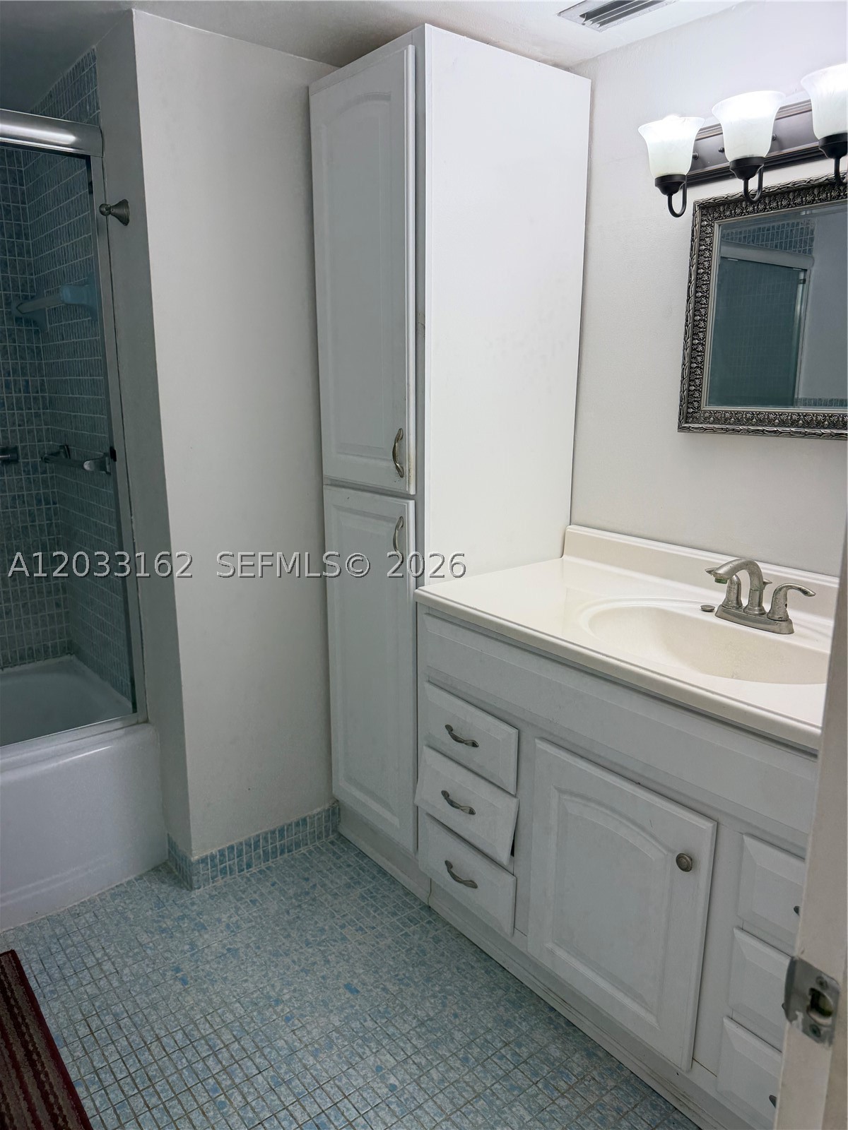 FIFTH MOORINGS CONDO - Residential