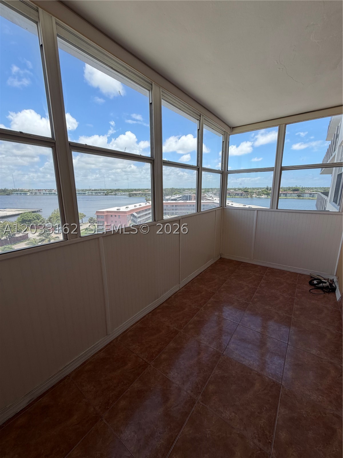 FIFTH MOORINGS CONDO - Residential