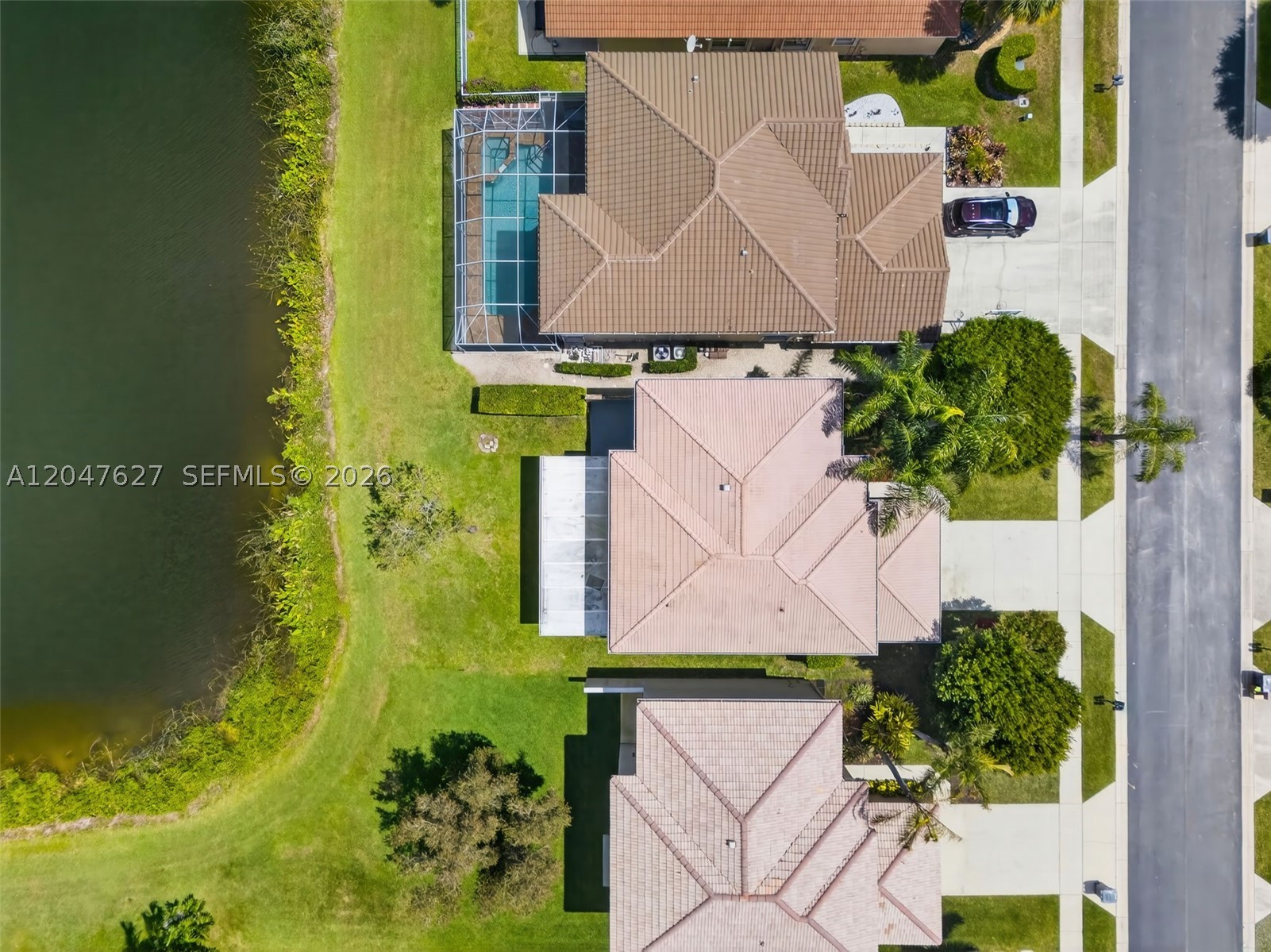 SYMPHONY BAY - Residential