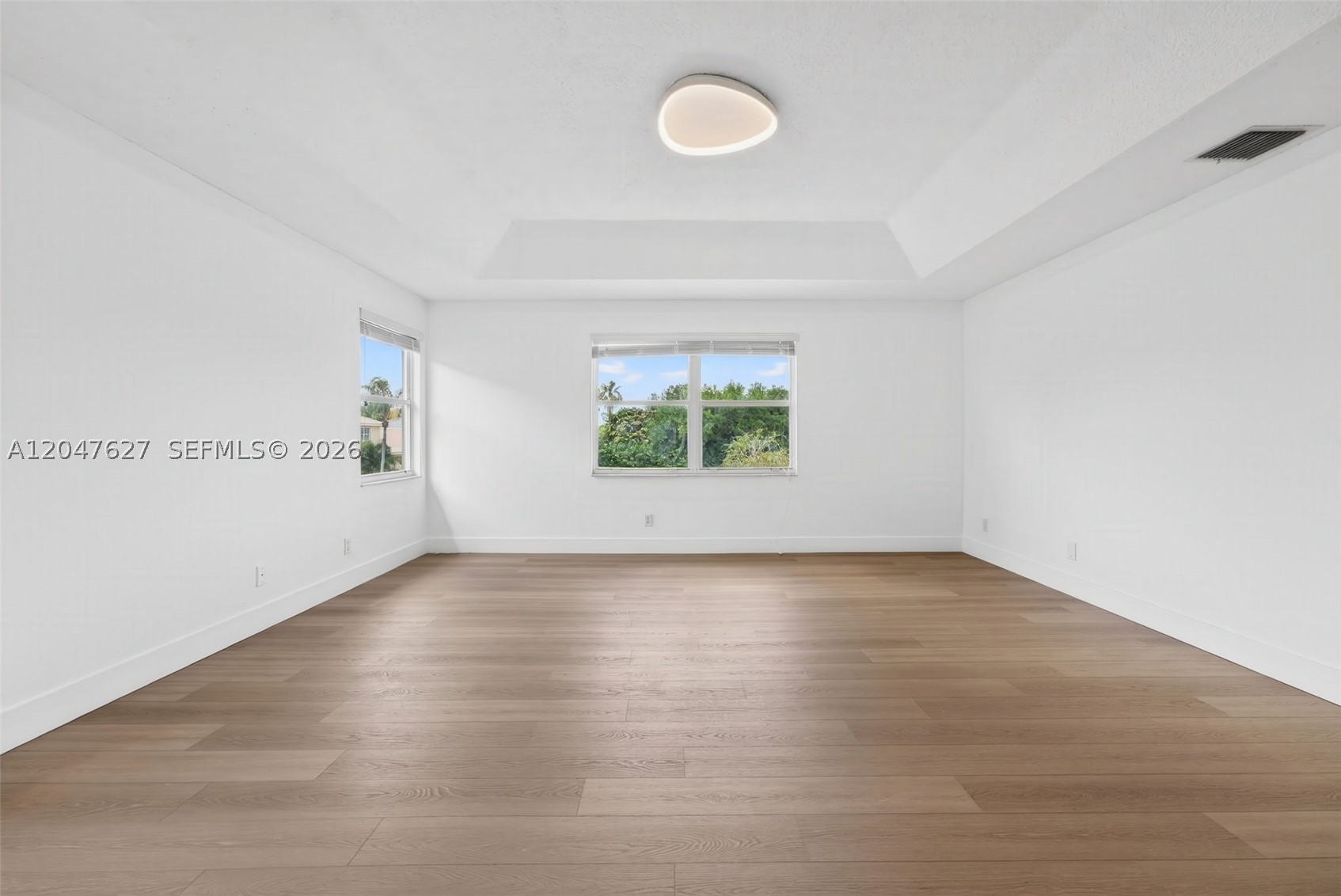 SYMPHONY BAY - Residential