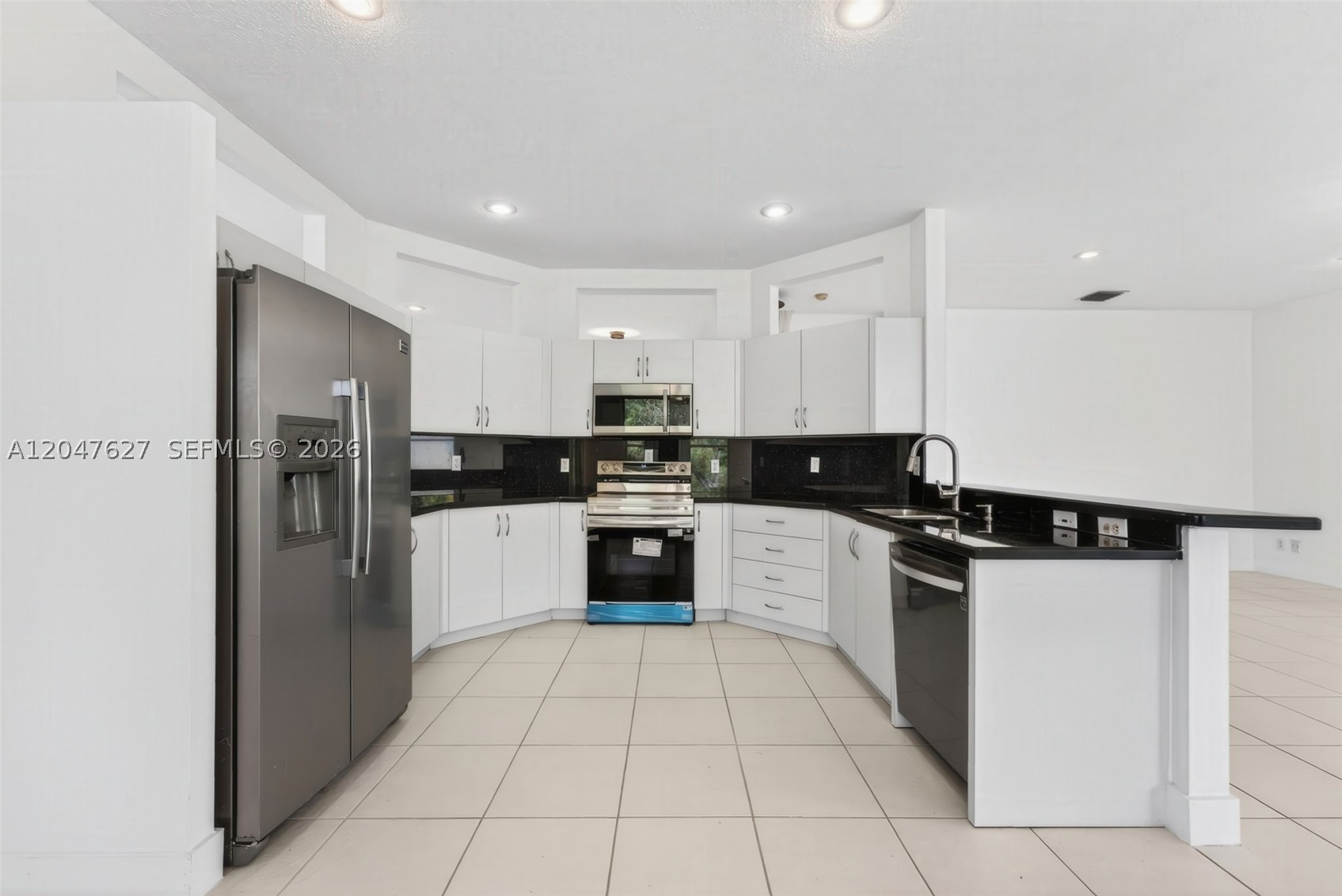 SYMPHONY BAY - Residential