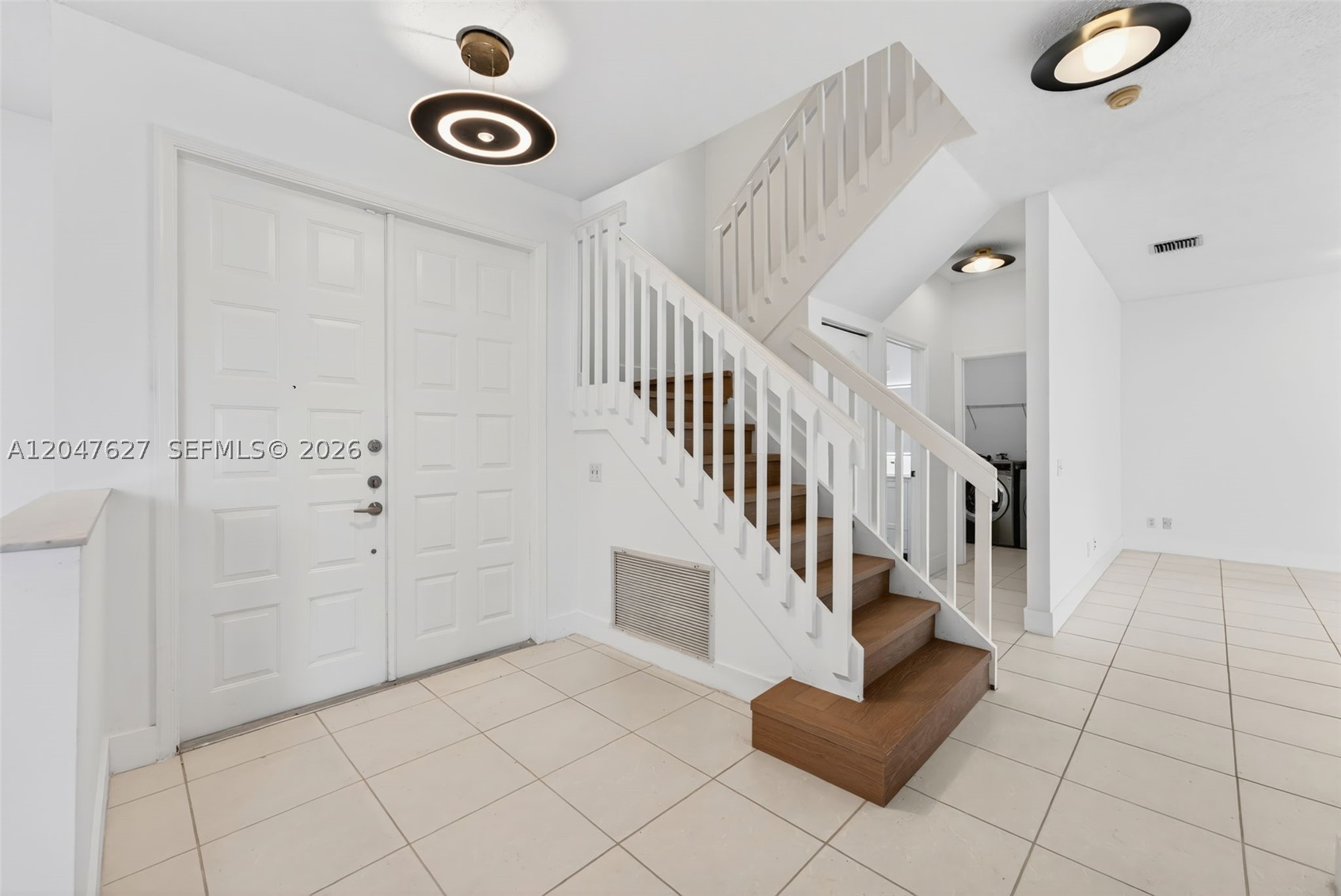 SYMPHONY BAY - Residential