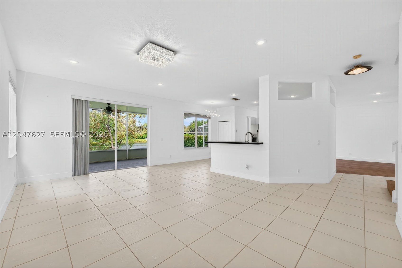 SYMPHONY BAY - Residential