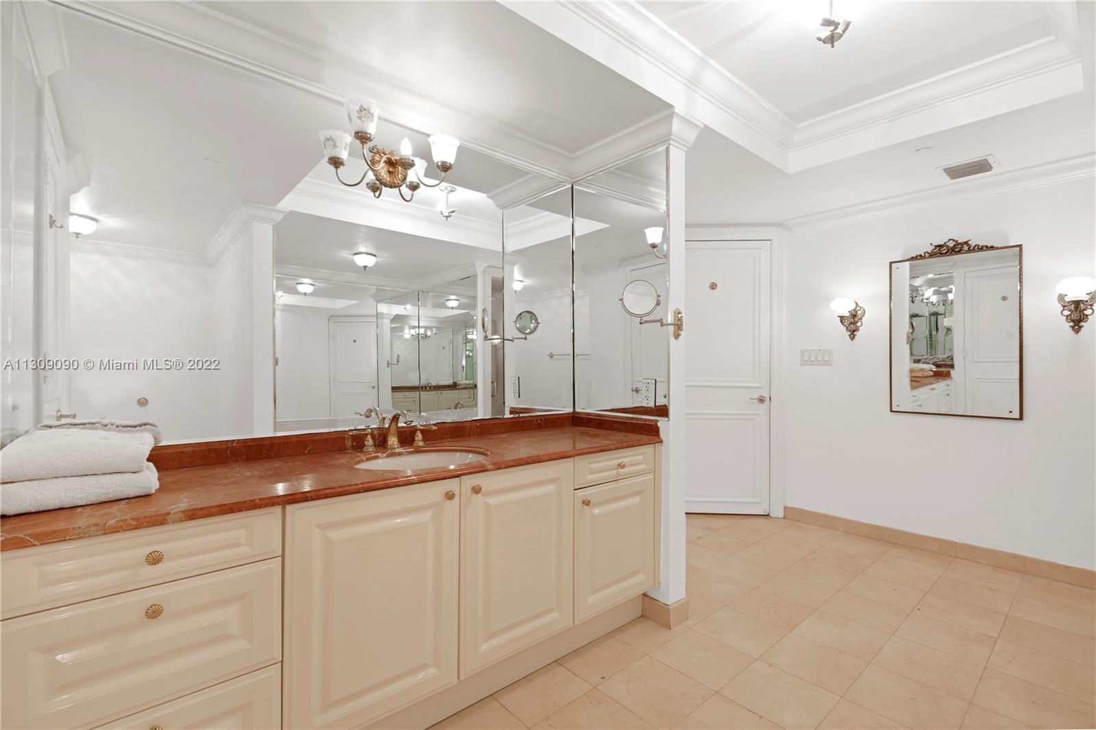GRAND BAY TOWER CONDO - Residential