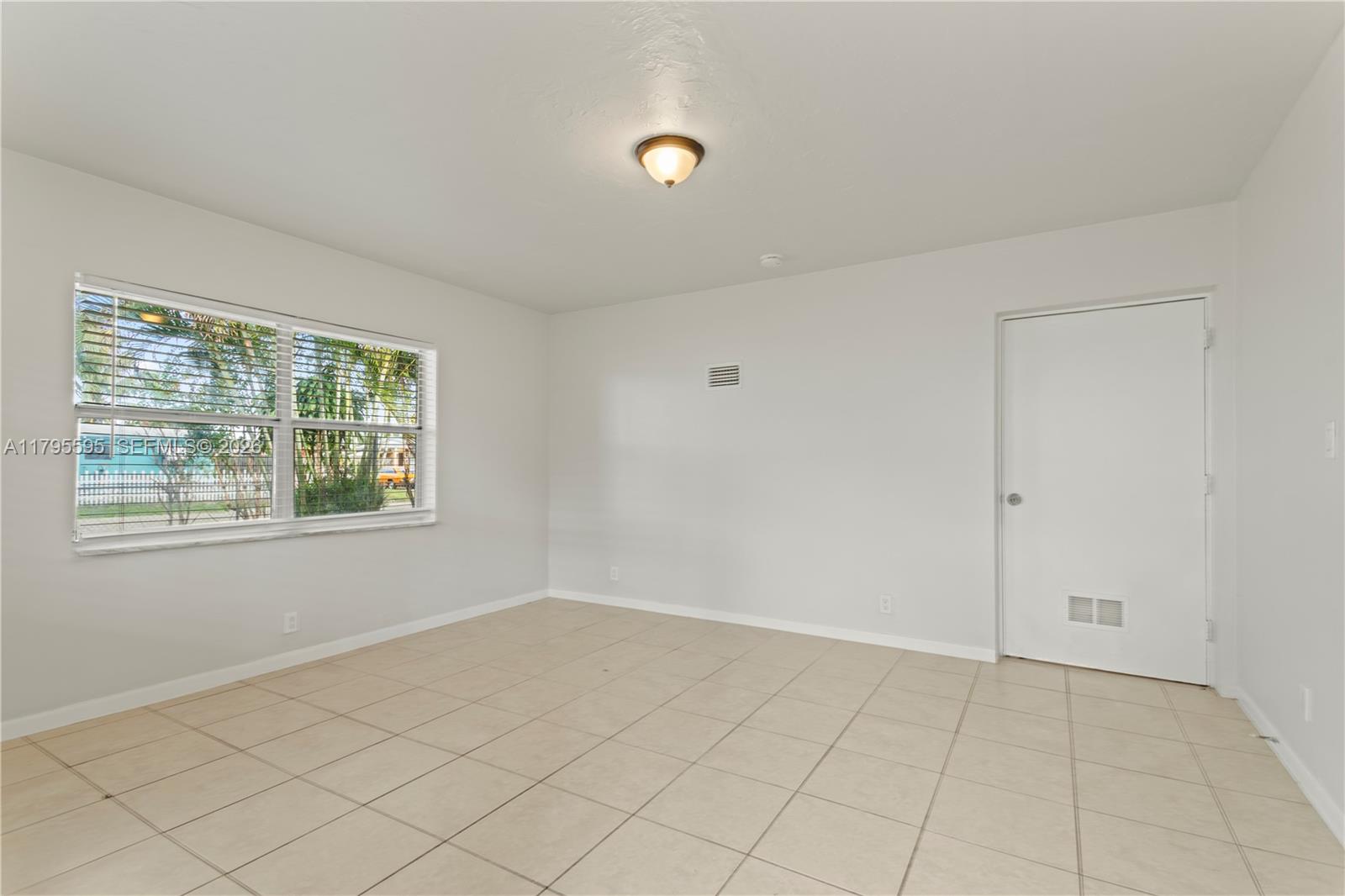 COLLIER MANOR 3RD ADD - Residential