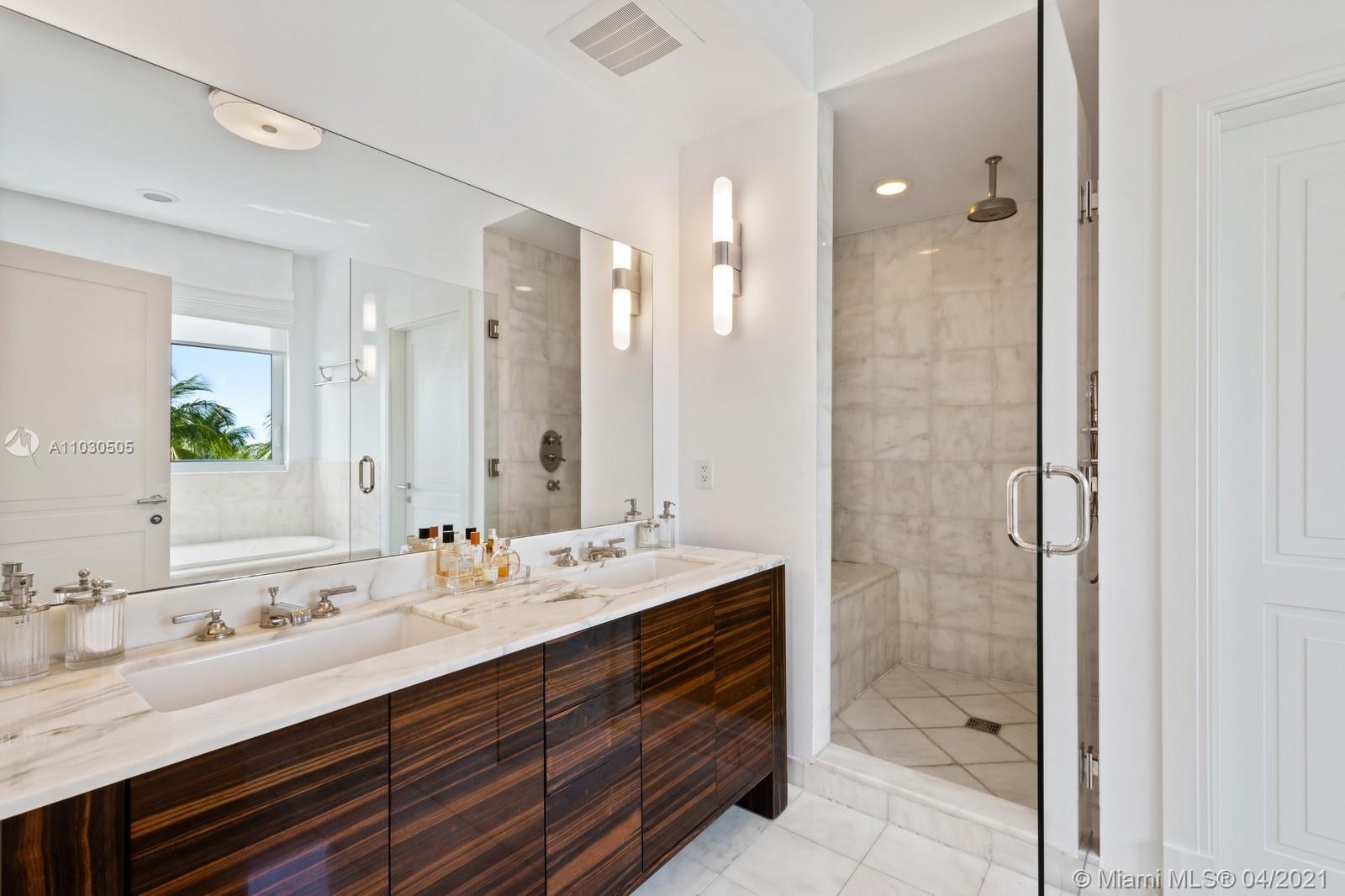 CONTINUUM ON SOUTH BEACH - Residential