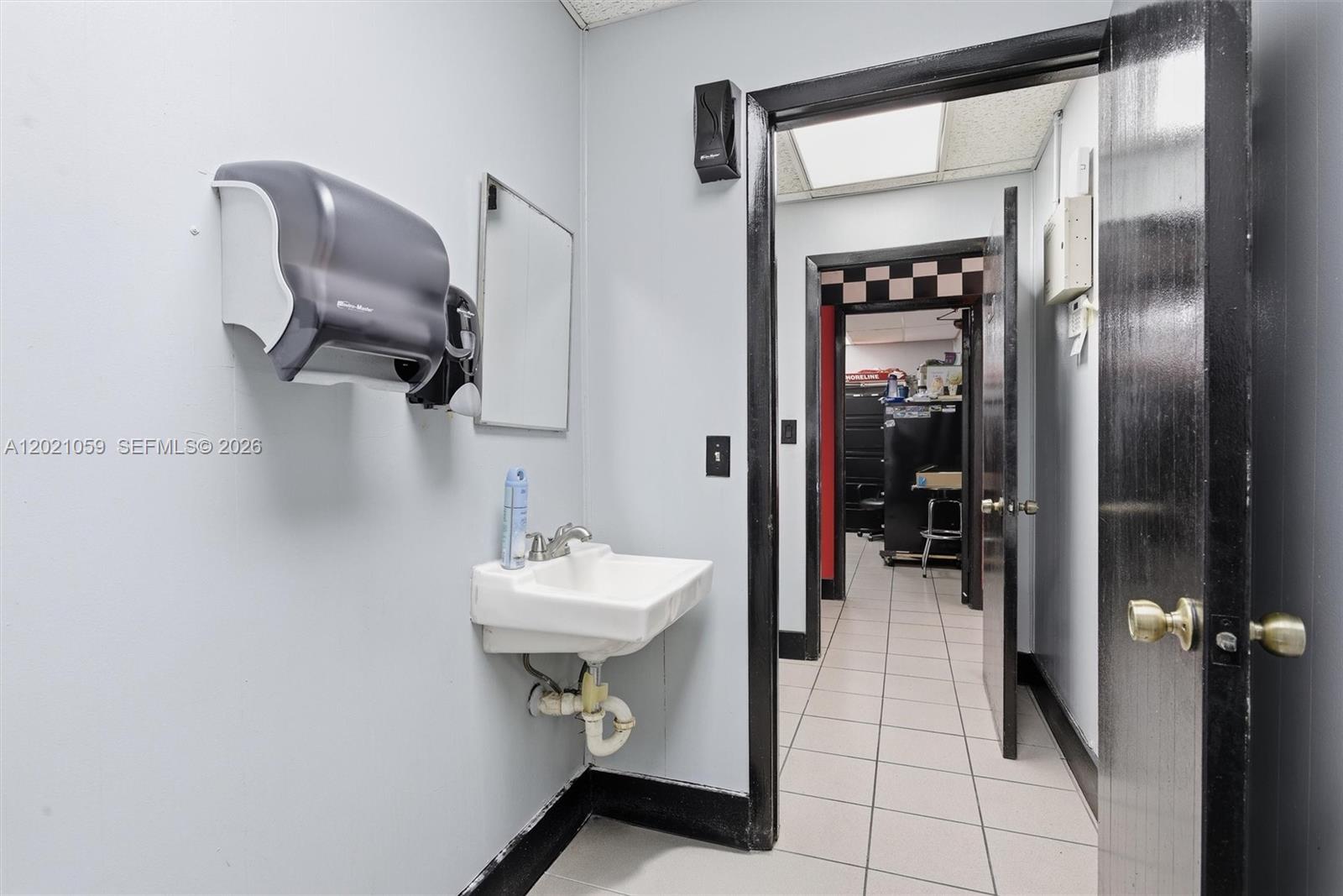 IDEAL VILLA HOME TRACT - Commercial Sale