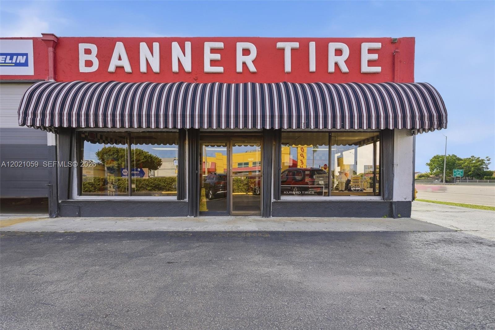 IDEAL VILLA HOME TRACT - Commercial Sale