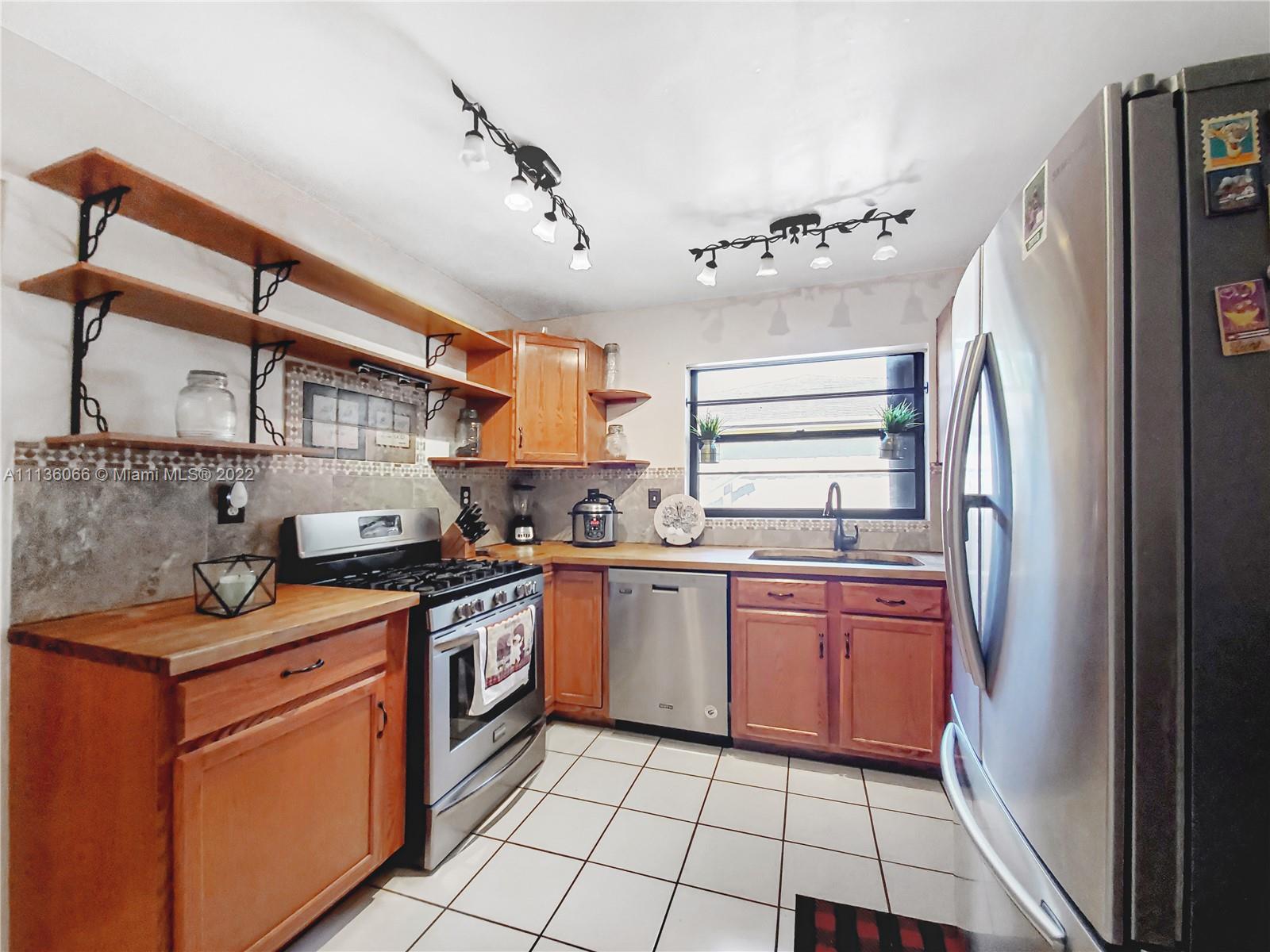 WINSTON PARK UNIT 7 - Residential