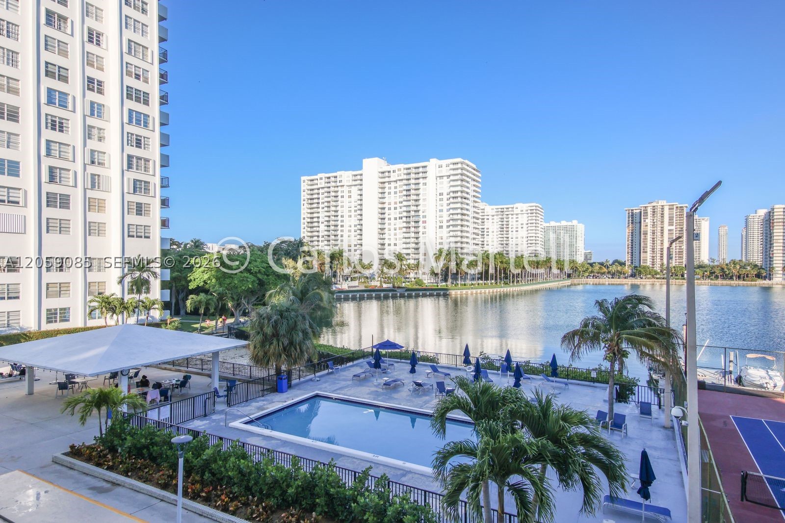 COMMODORE PLAZA CONDO - Residential