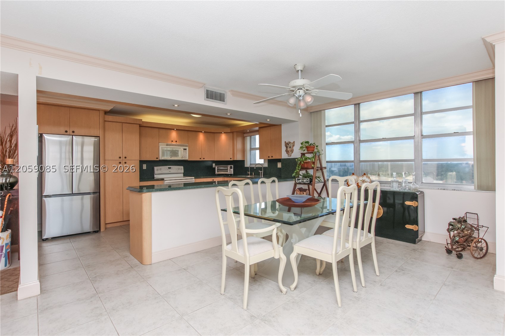 COMMODORE PLAZA CONDO - Residential