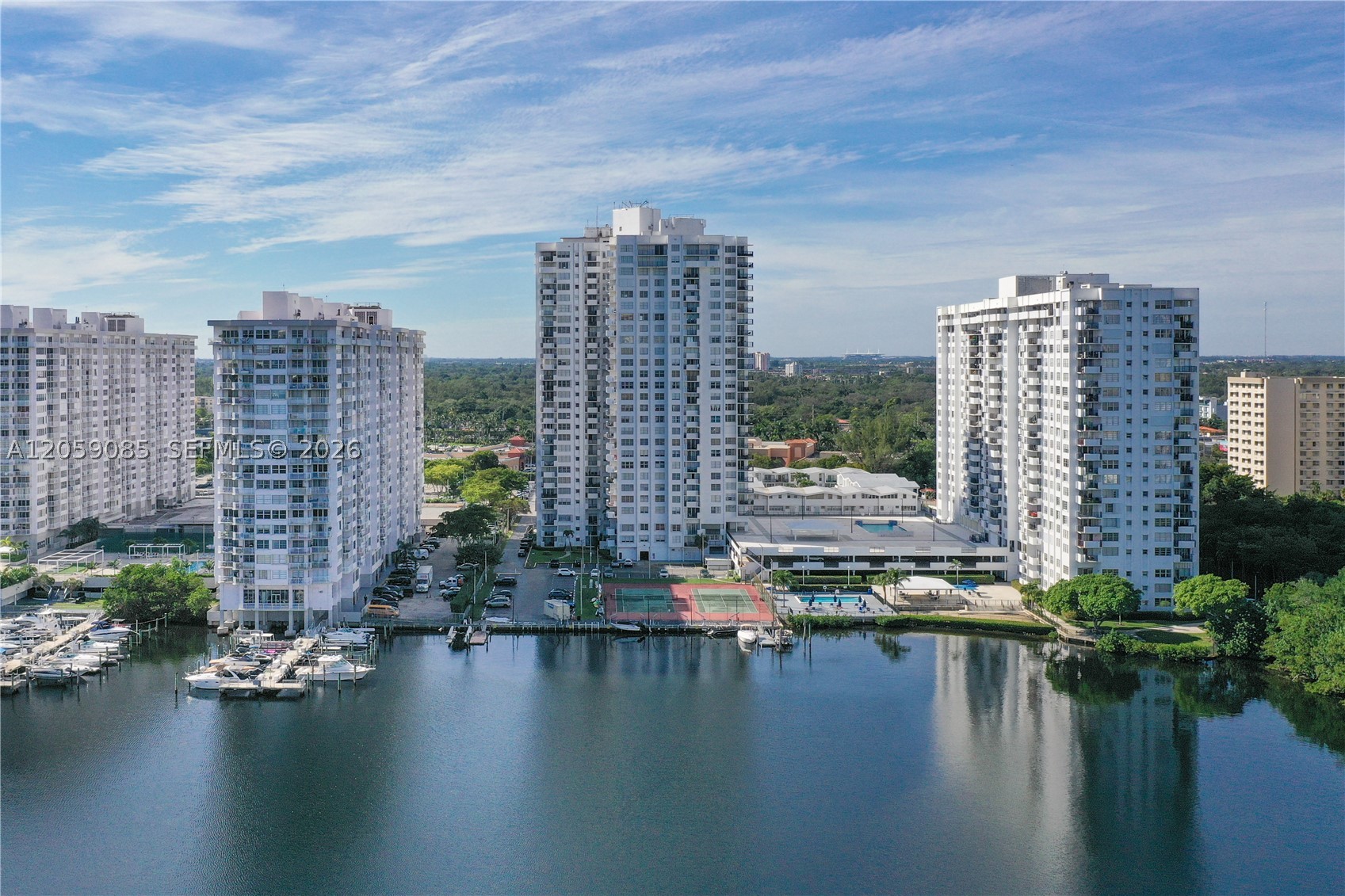 COMMODORE PLAZA CONDO - Residential