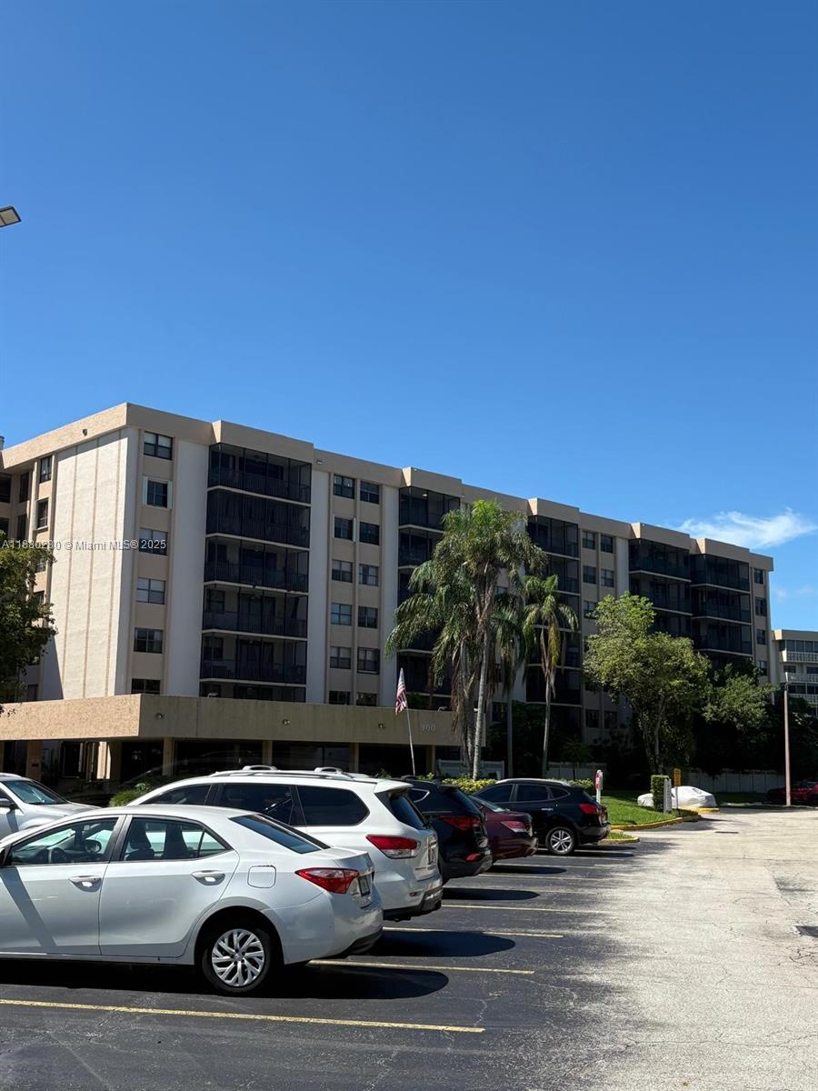 CHANTILLY CONDO - Residential