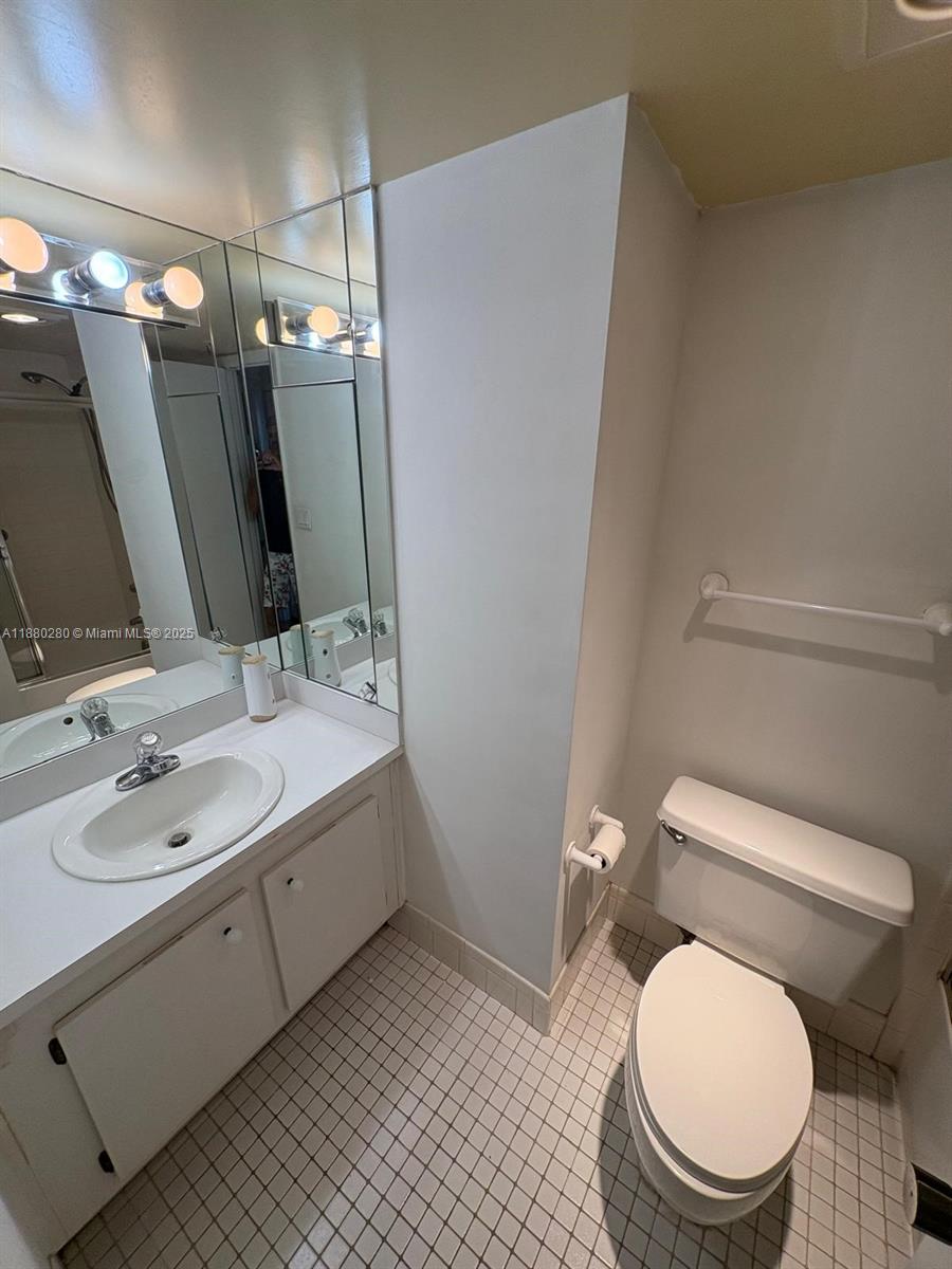 CHANTILLY CONDO - Residential