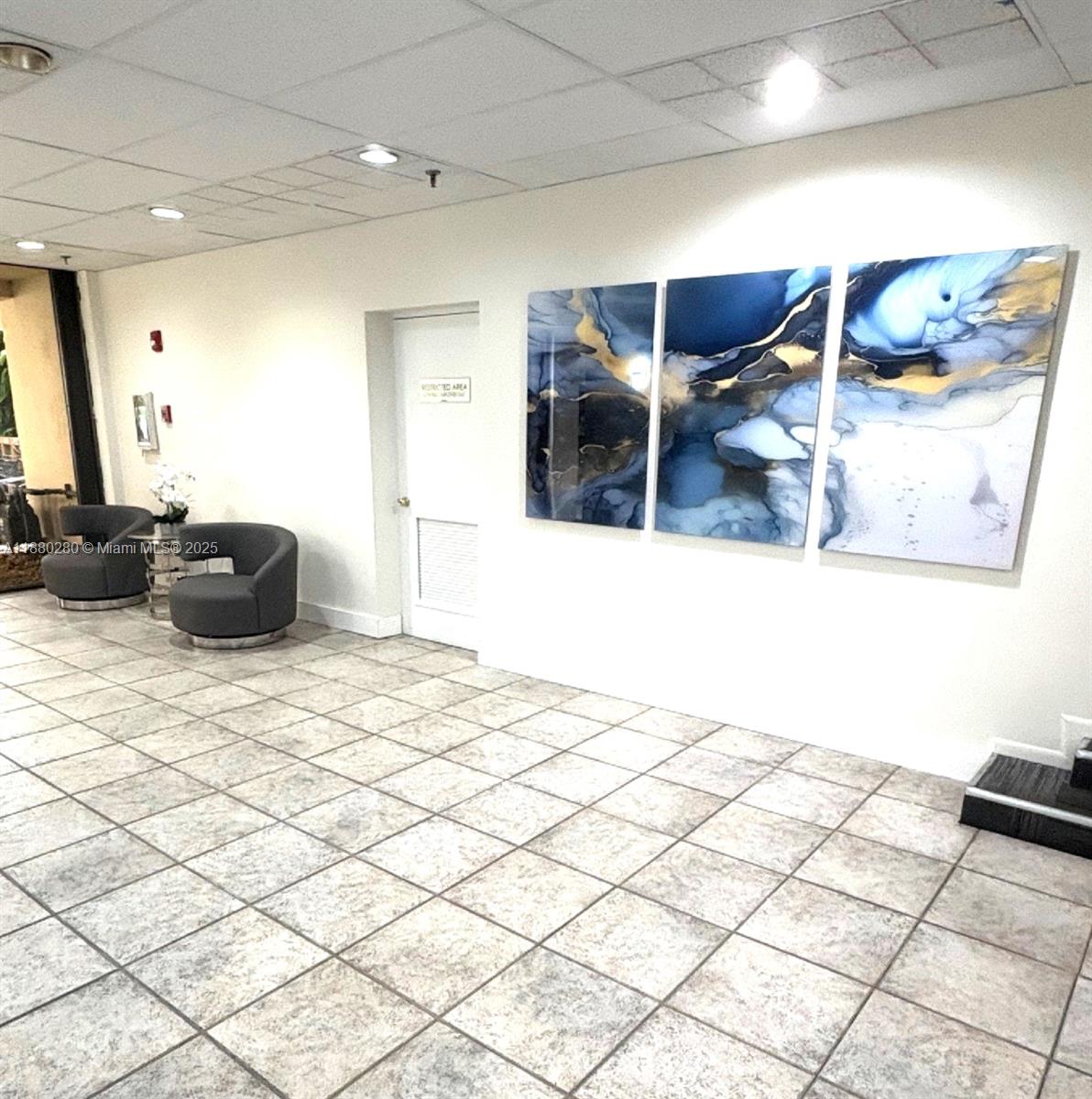 CHANTILLY CONDO - Residential