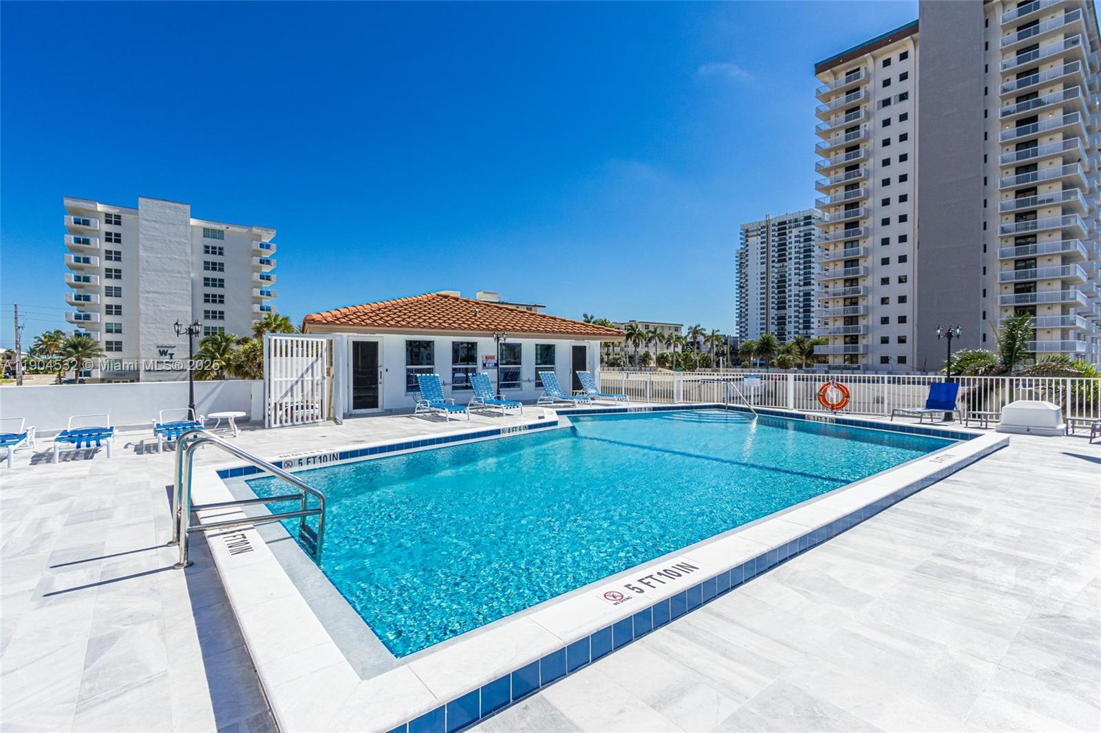 TRAFALGAR TOWERS CONDOMIN - Residential