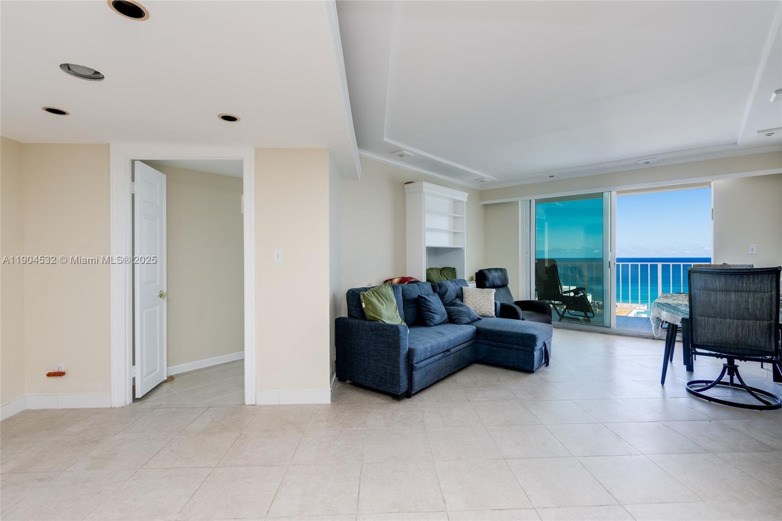 TRAFALGAR TOWERS CONDOMIN - Residential