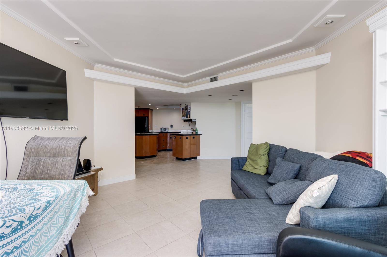 TRAFALGAR TOWERS CONDOMIN - Residential