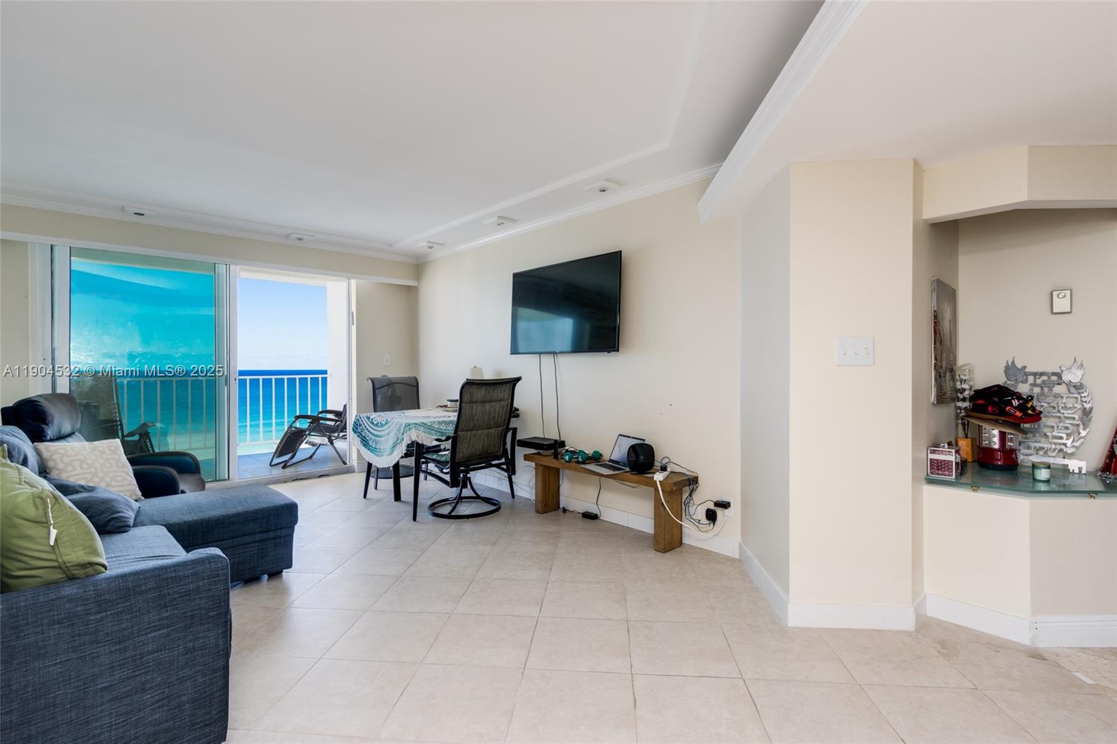 TRAFALGAR TOWERS CONDOMIN - Residential