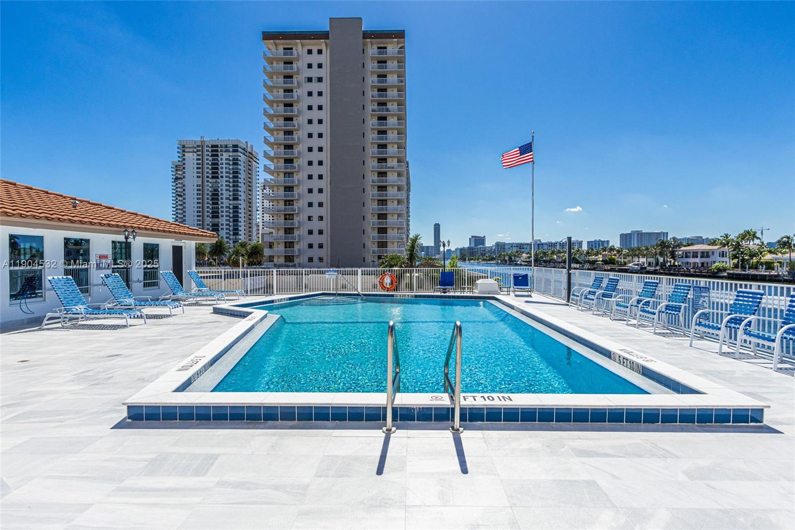 TRAFALGAR TOWERS CONDOMIN - Residential