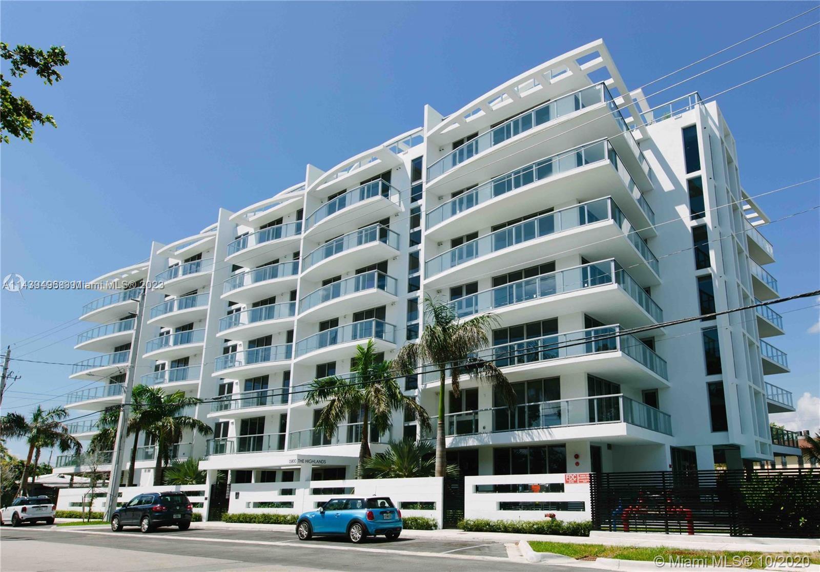 Boutique building in North Miami Beach. 2 Bedroom / 2 Bath plus den unit with split floor plan and balcony overlooking the city. Stainless steel top-of-the-line appliances. Building offer gym, lounge area, pool and jacuzzi. Just steps away from Biscayne Blvd. and Keystone Plaza. Easy access to mayor highways and the beach