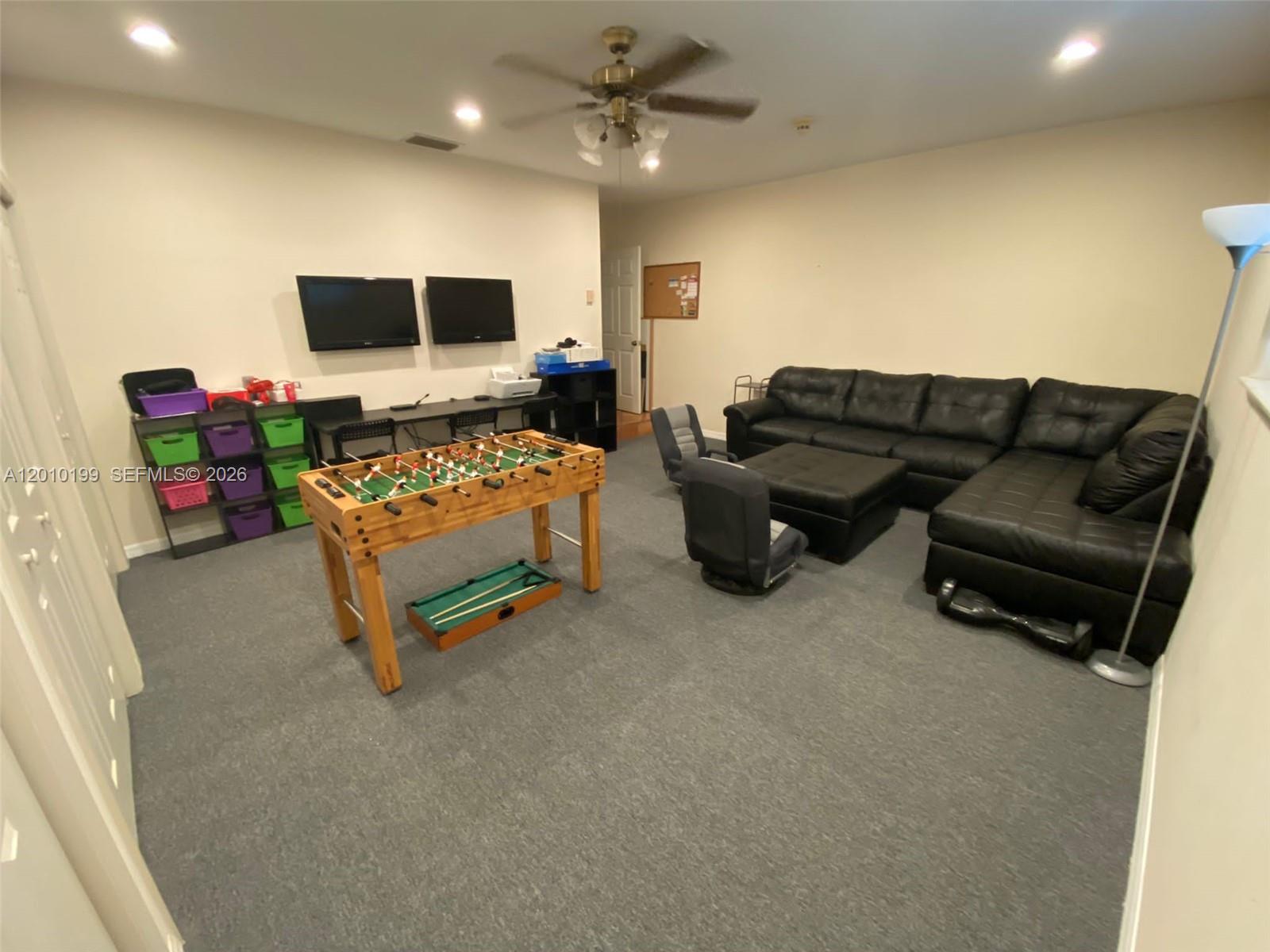 BISCADO ESTS SEC 1 - Residential