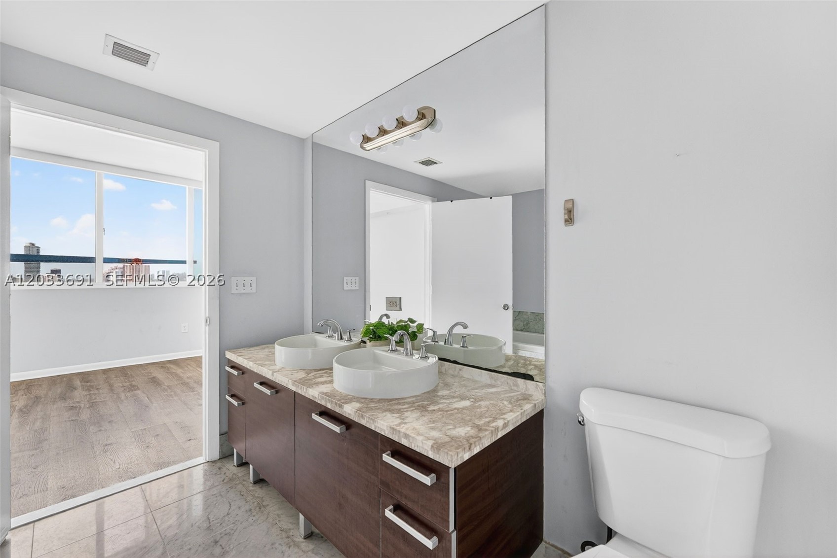 VIZCAYNE NORTH CONDO - Residential Lease