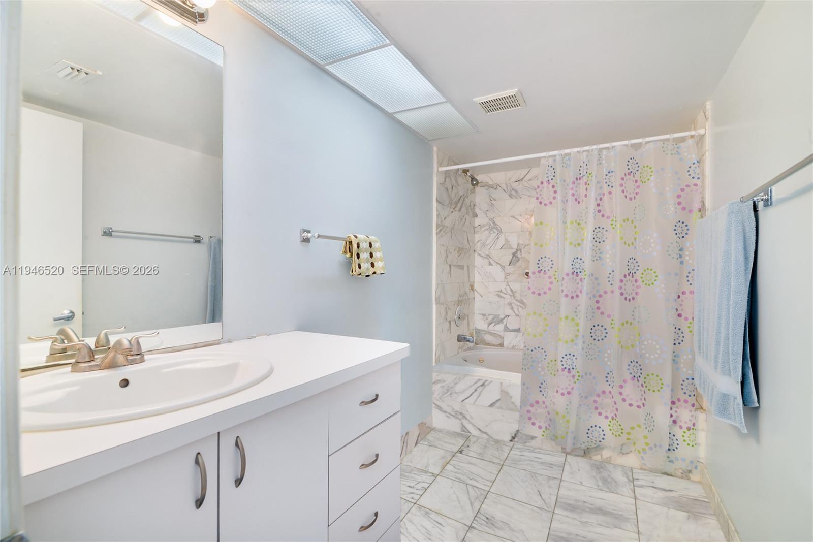 MARBELLA CONDO - Residential