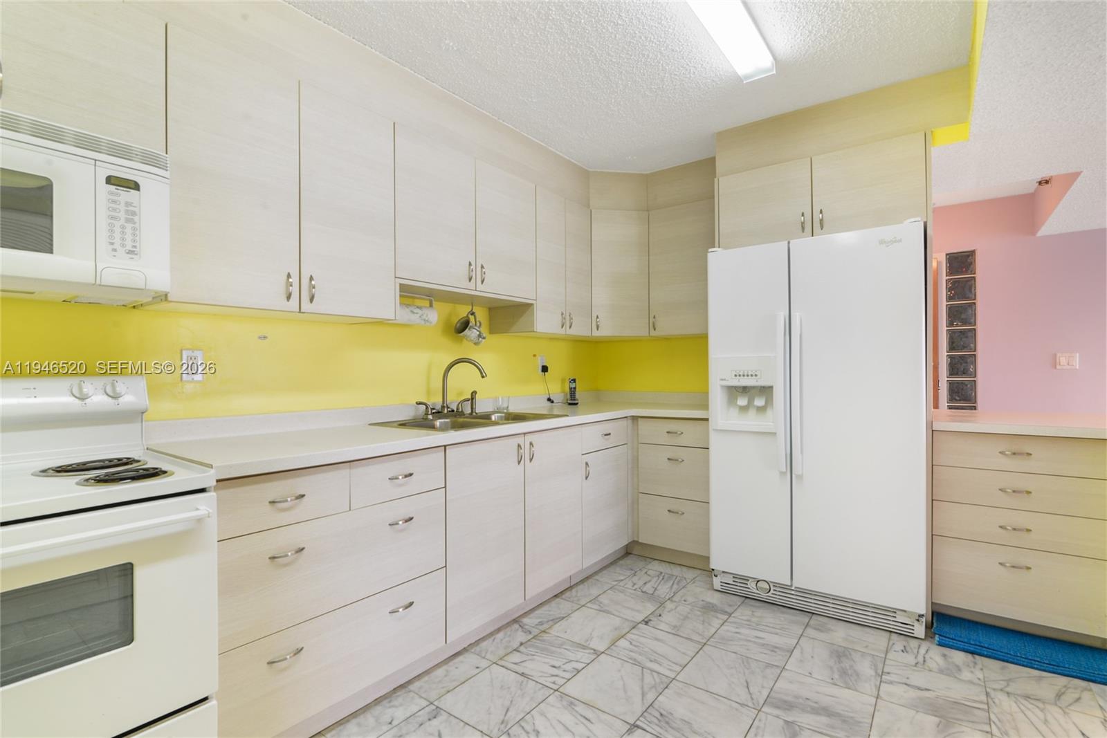 MARBELLA CONDO - Residential