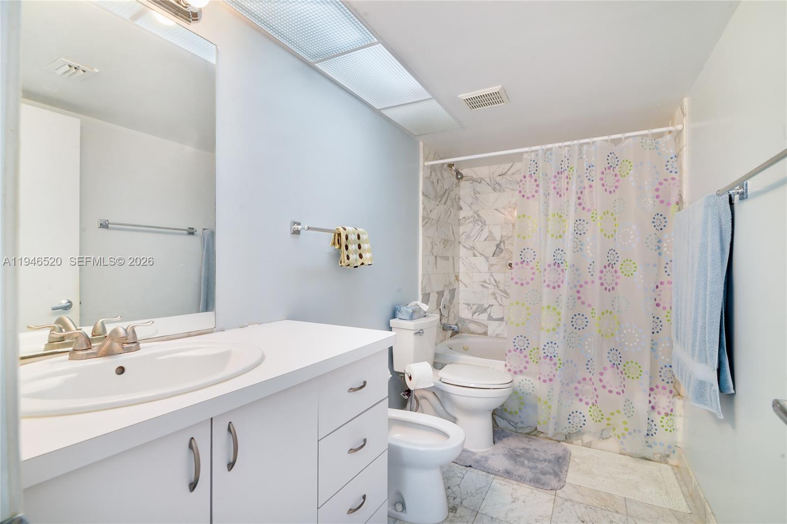 MARBELLA CONDO - Residential