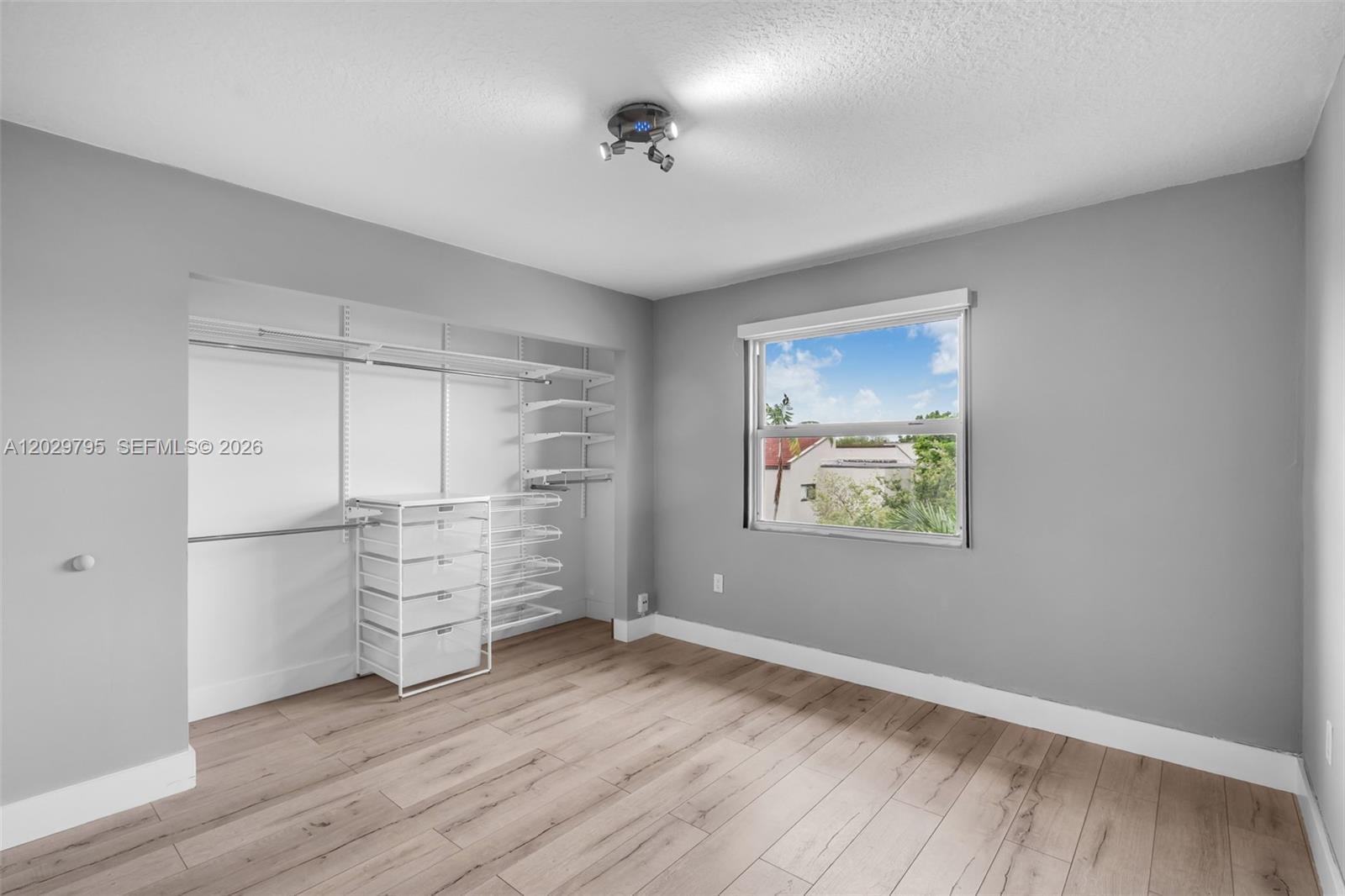 SUNWOOD CONDO - Residential