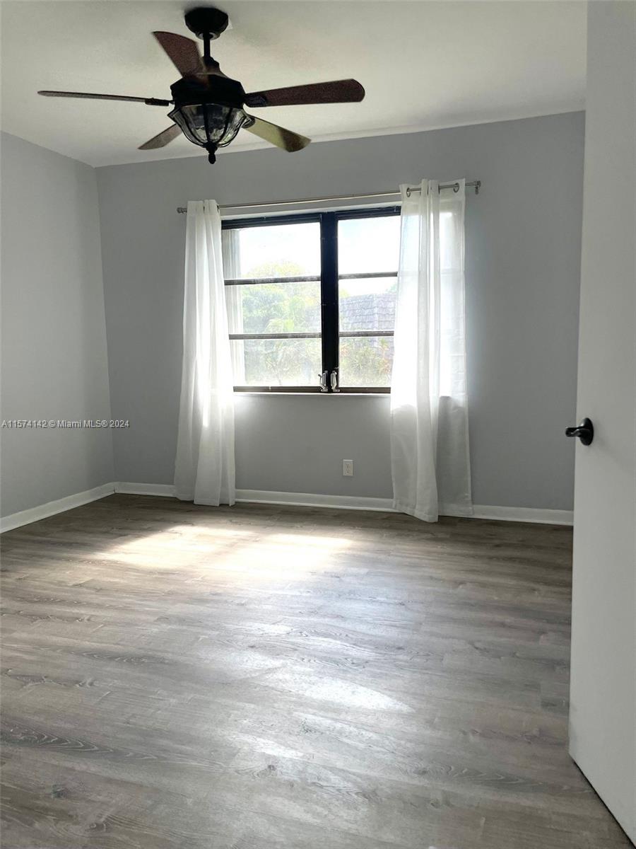 OAKLAND SHORES CONDOMINIU - Residential Lease