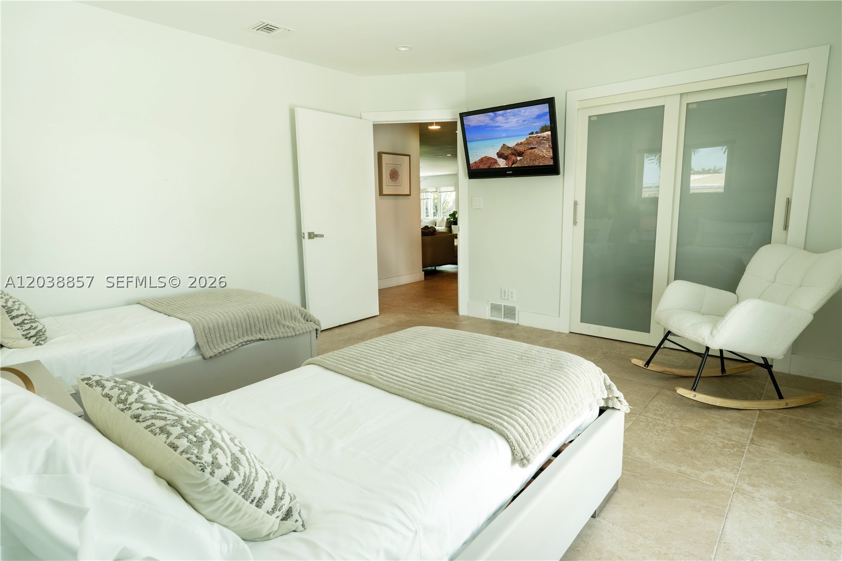LAKE ESTATES - Residential
