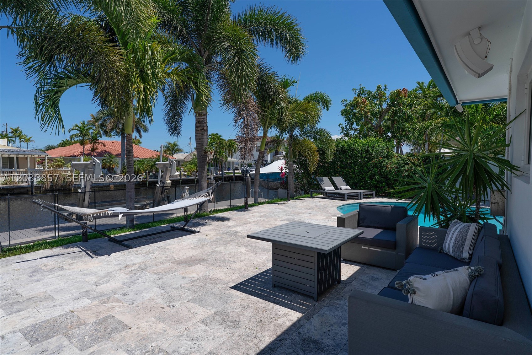 LAKE ESTATES - Residential