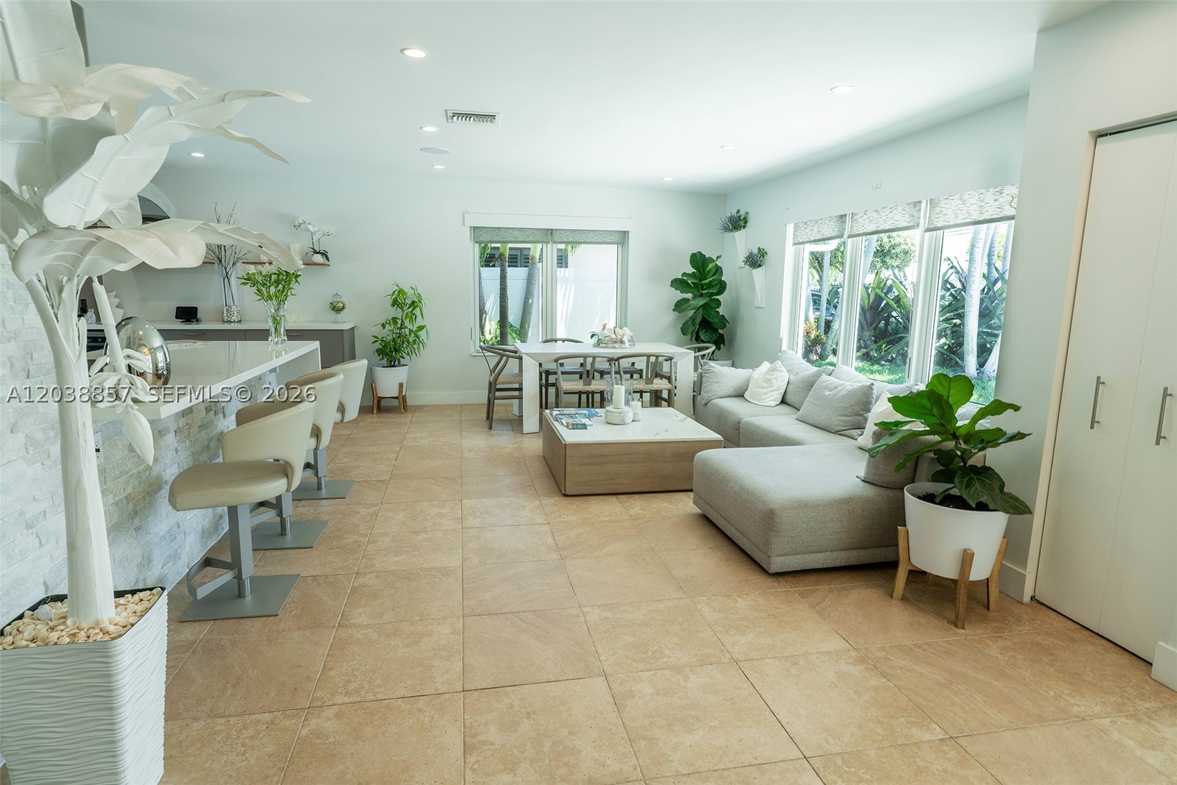 LAKE ESTATES - Residential
