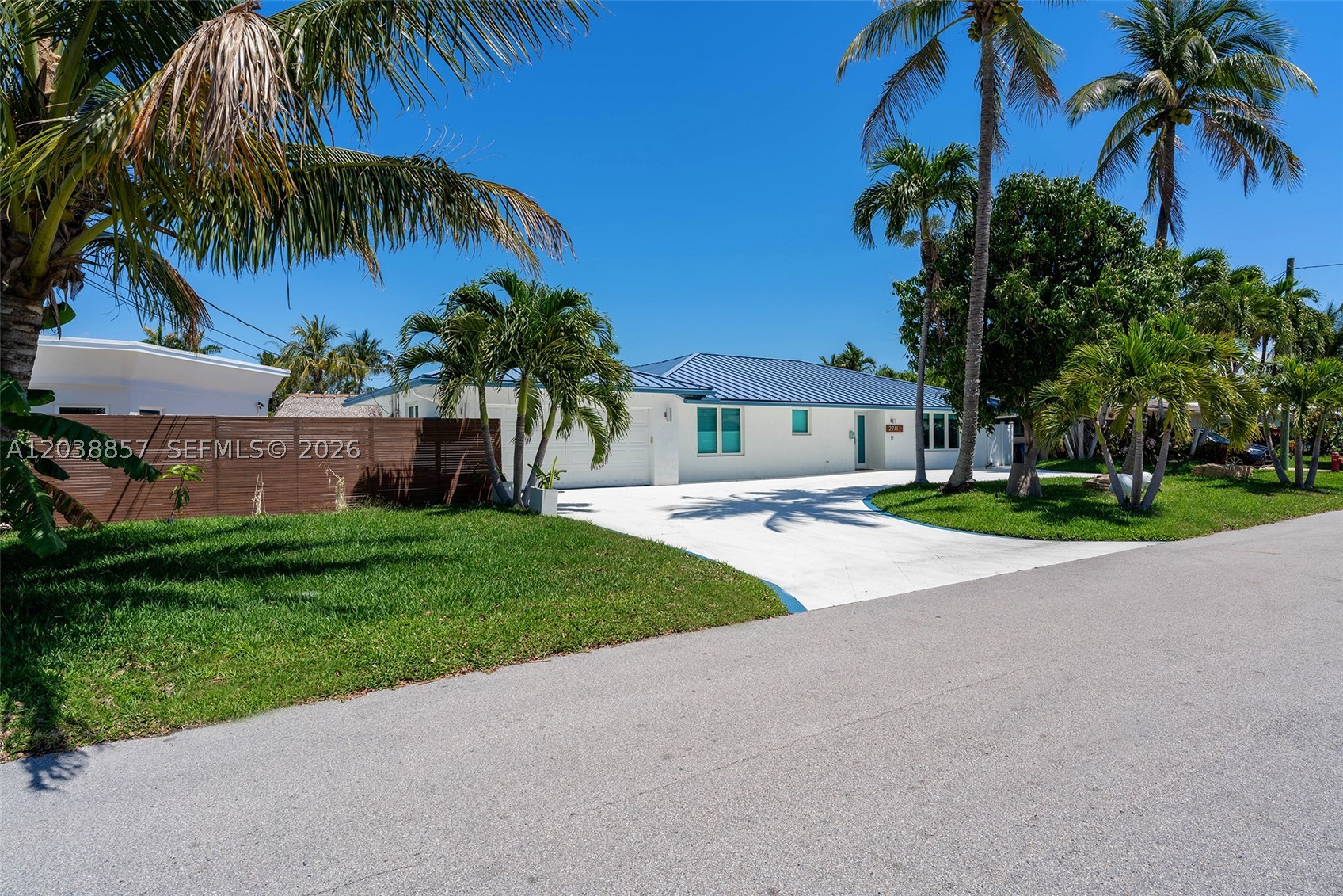 LAKE ESTATES - Residential